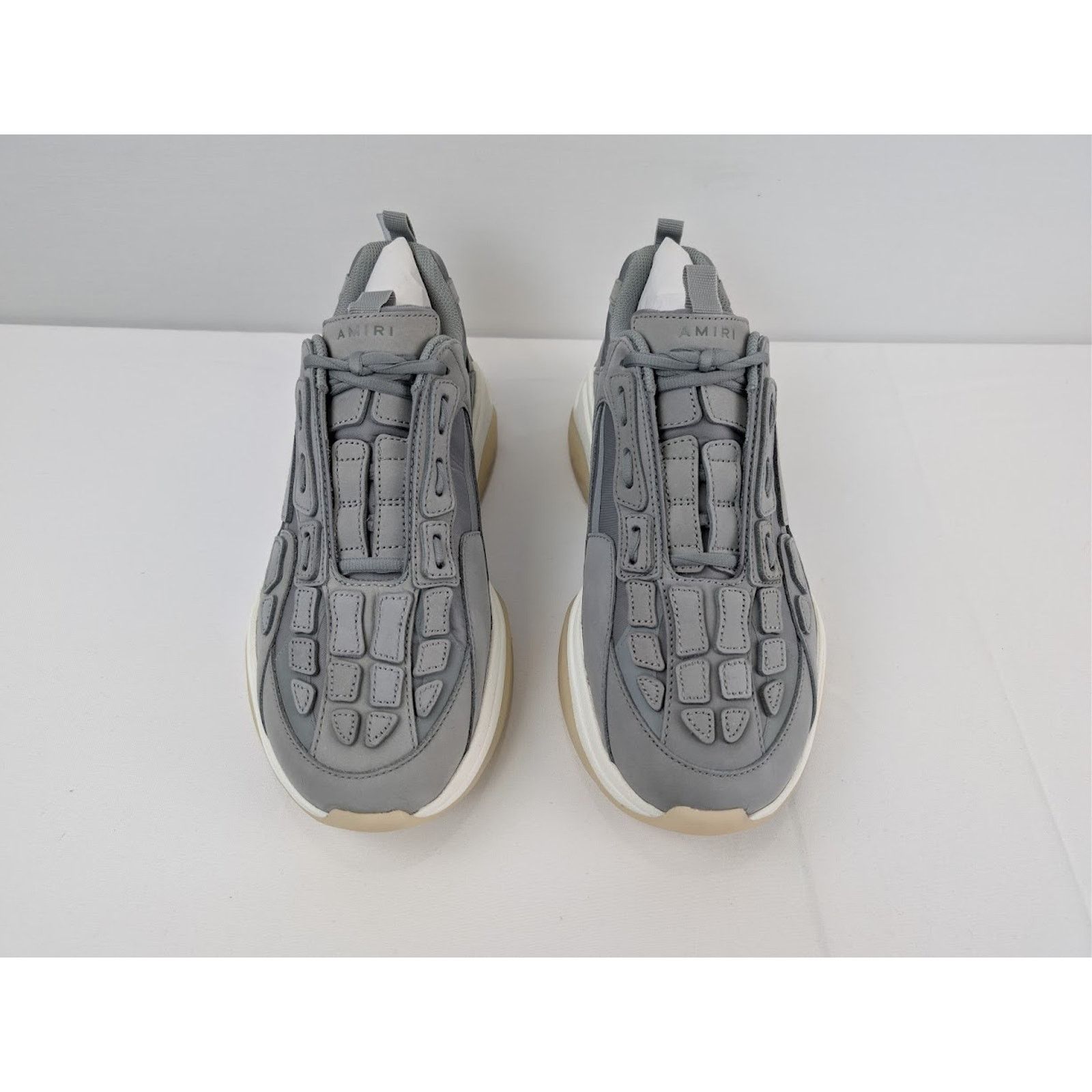 o1rshd1 Q:2 / Bone Runner in Gray