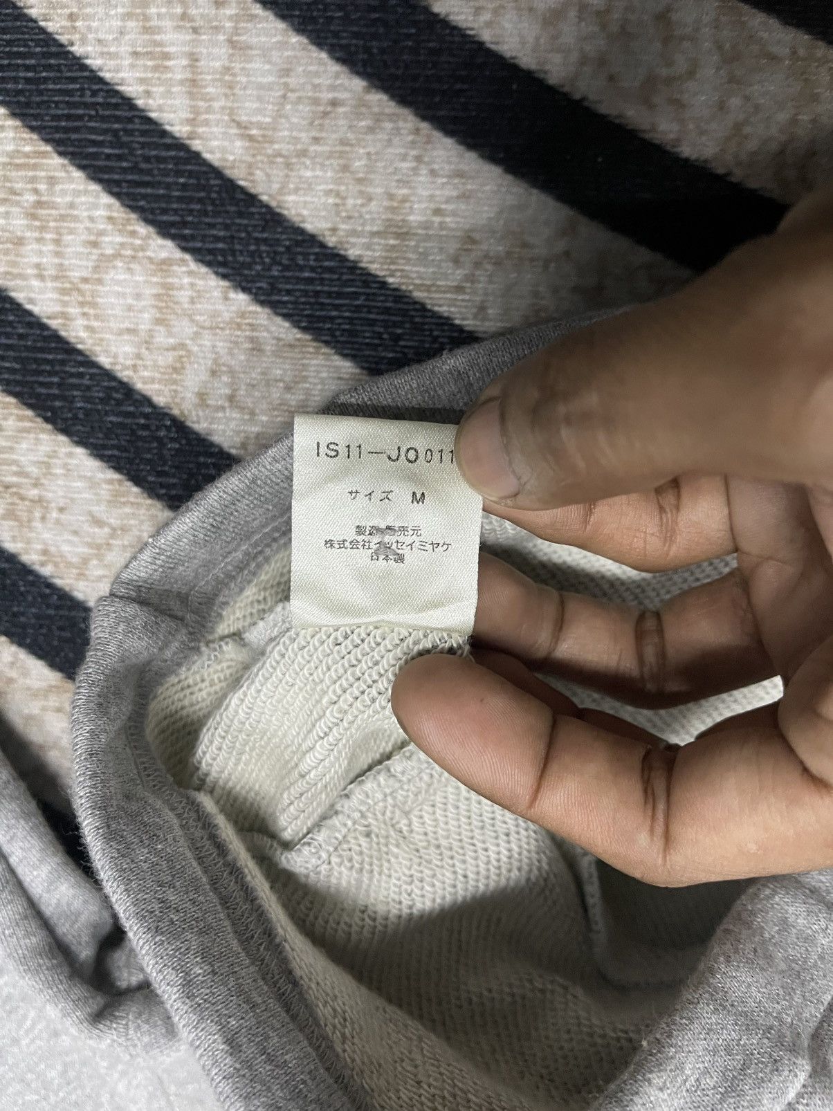 Issey Miyake × Japanese Brand × Tsumori Chisato 90s ISSEY MIYAKE DOUBLE SLEEVE BUTTON SWEATSHIRT CROPPED Size M / US 6-8 / IT 42-44 - 14 Thumbnail