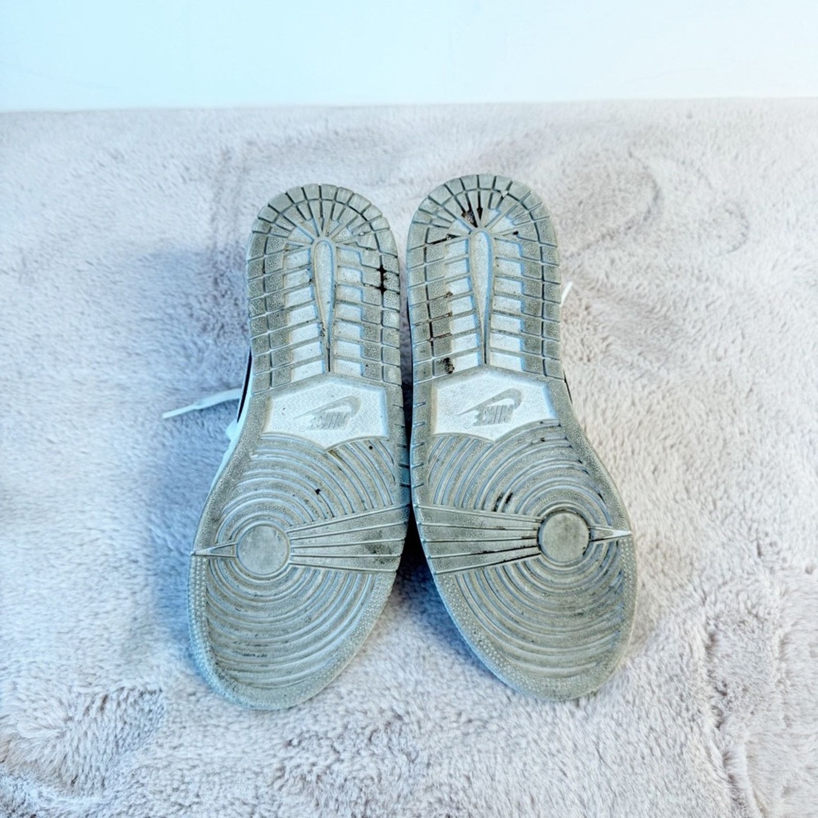 Nike NIKE Air Jordans Women’s White High Top Sneakers Size 7.5 Size US 7.5 / IT 37.5 - 3 Thumbnail