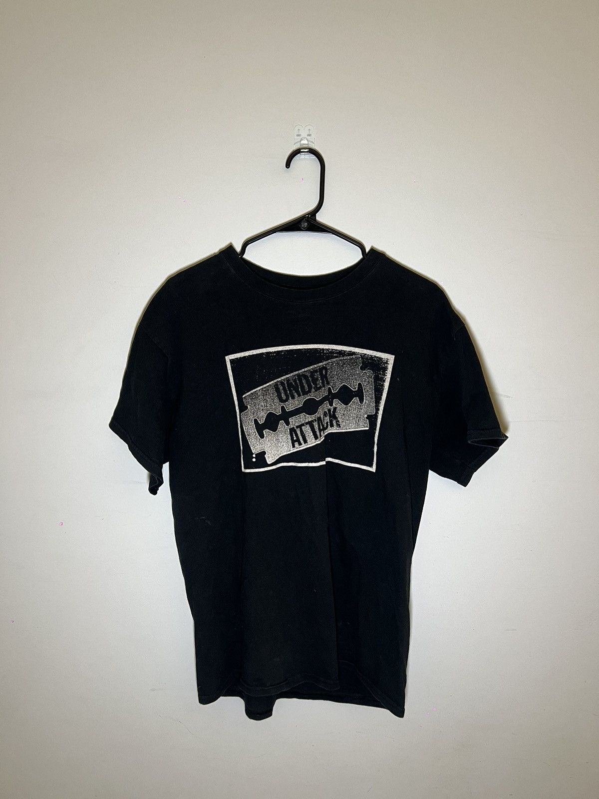 Band Tees × Vintage Under Attack Graphic Tee Size US L / EU 52-54 / 3 - 1 Thumbnail