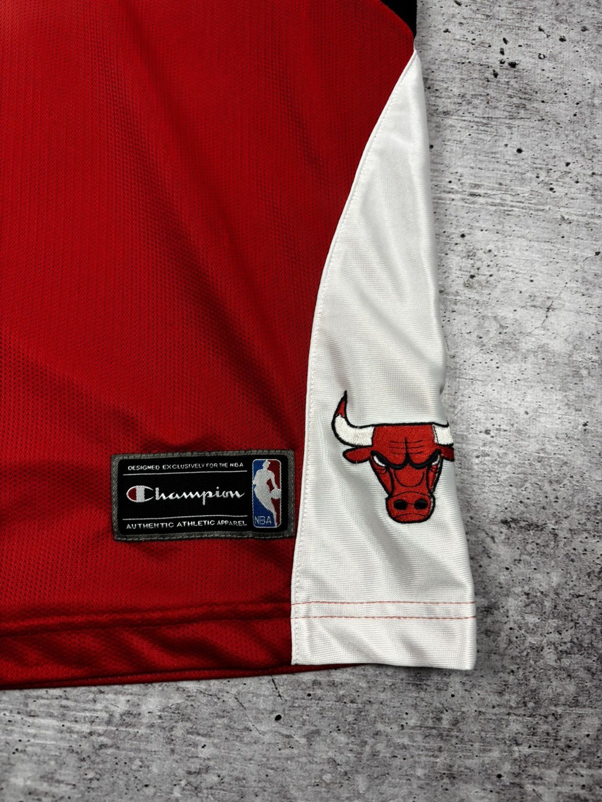 Champion Chicago Bulls Champion NBA training jersey size M Size US M / EU 48-50 / 2 - 3 Thumbnail
