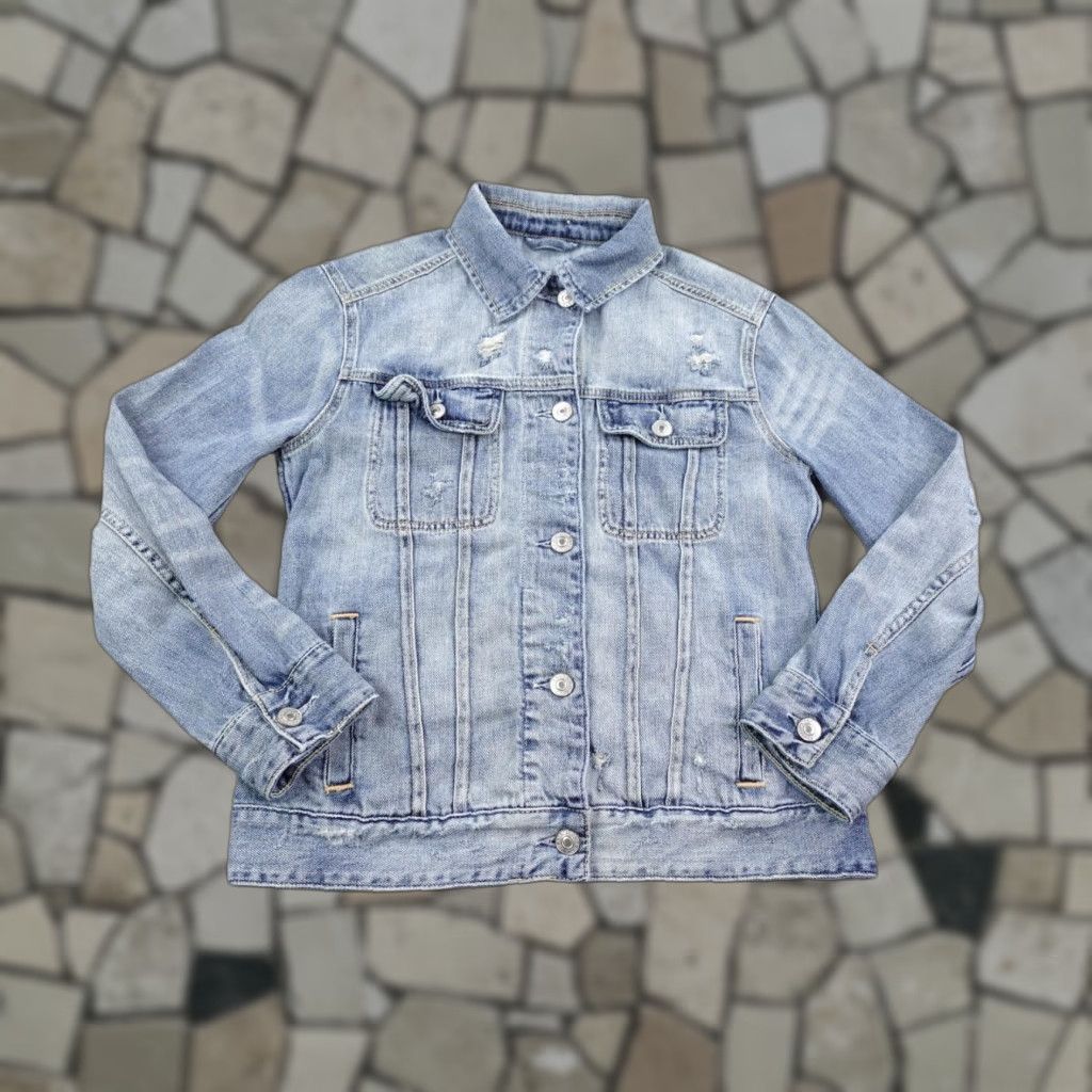 Abercrombie & Fitch Abercrombie & Fitch Jacket Womens Small Blue Denim Distressed Trucker Coat Jeans Pocket Short Sleeve Button Coat/ Jacket Size 28" / US 6 / IT 42 - 1 Thumbnail