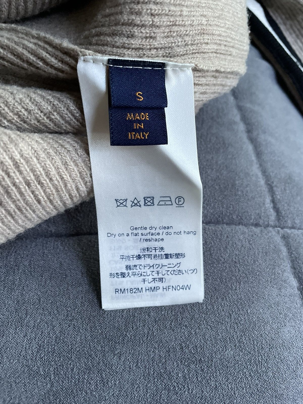 Louis Vuitton Louis Vuitton Beige Cashmere Sweater Size US S / EU 44-46 / 1 - 9 Thumbnail