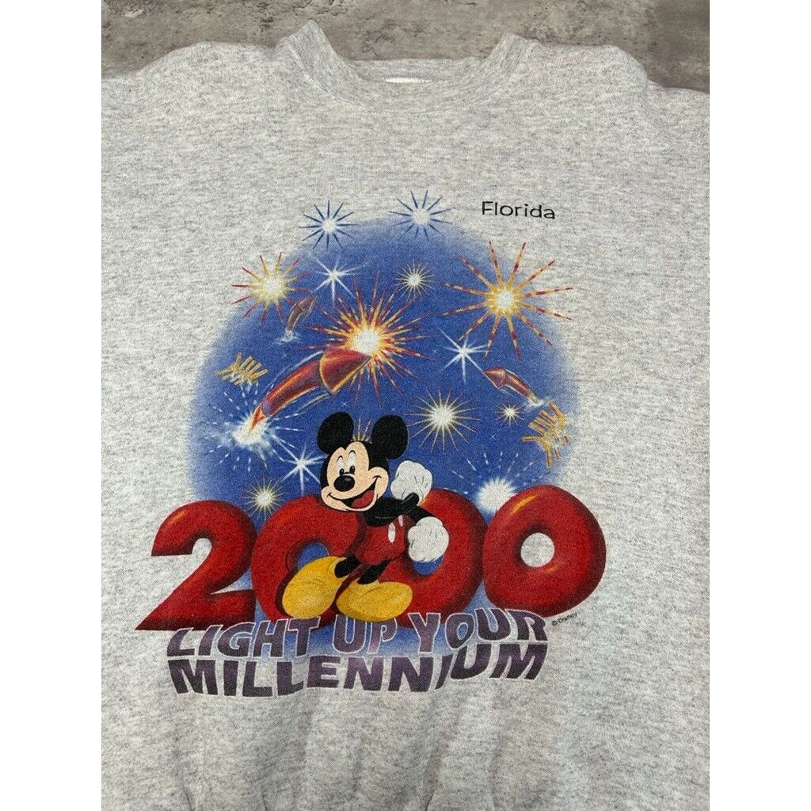 Vintage Vintage 2000 Disney Mickey Mouse Sweatshirt Size Medium Gray Size US M / EU 48-50 / 2 - 4 Thumbnail