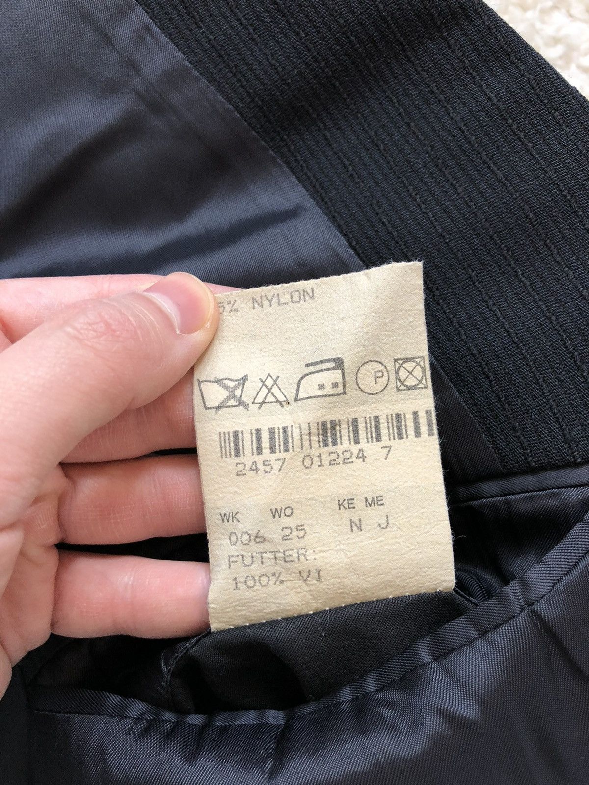 Hugo Boss Beautiful double-breasted Hugo Boss wool jacket Size US M / EU 48-50 / 2 - 5 Thumbnail