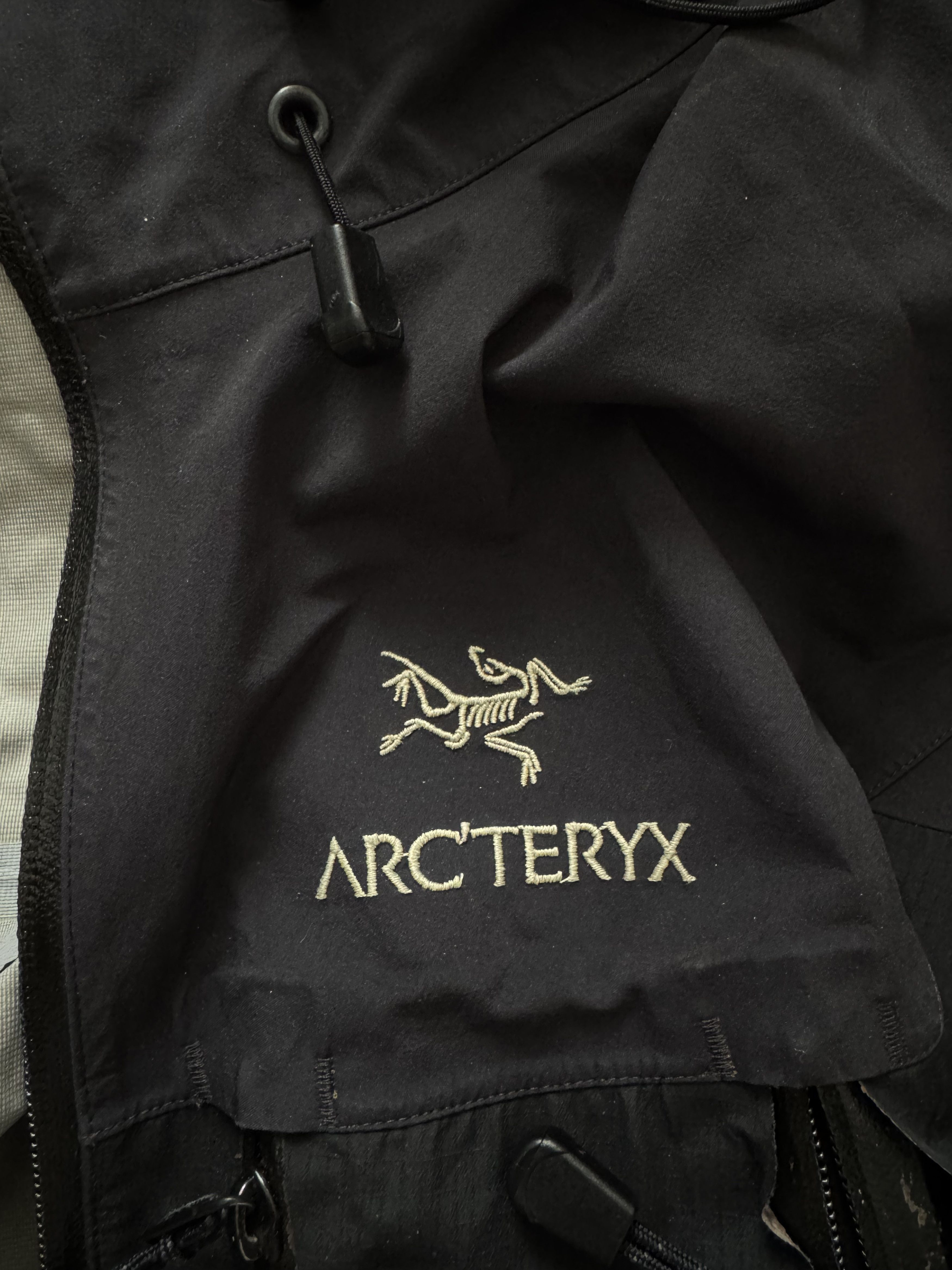 Arc'teryx Arc'teryx Theta AR Black Sangria Gore-Tex XCR Jacket Vintage Size US M / EU 48-50 / 2 - 15 Thumbnail