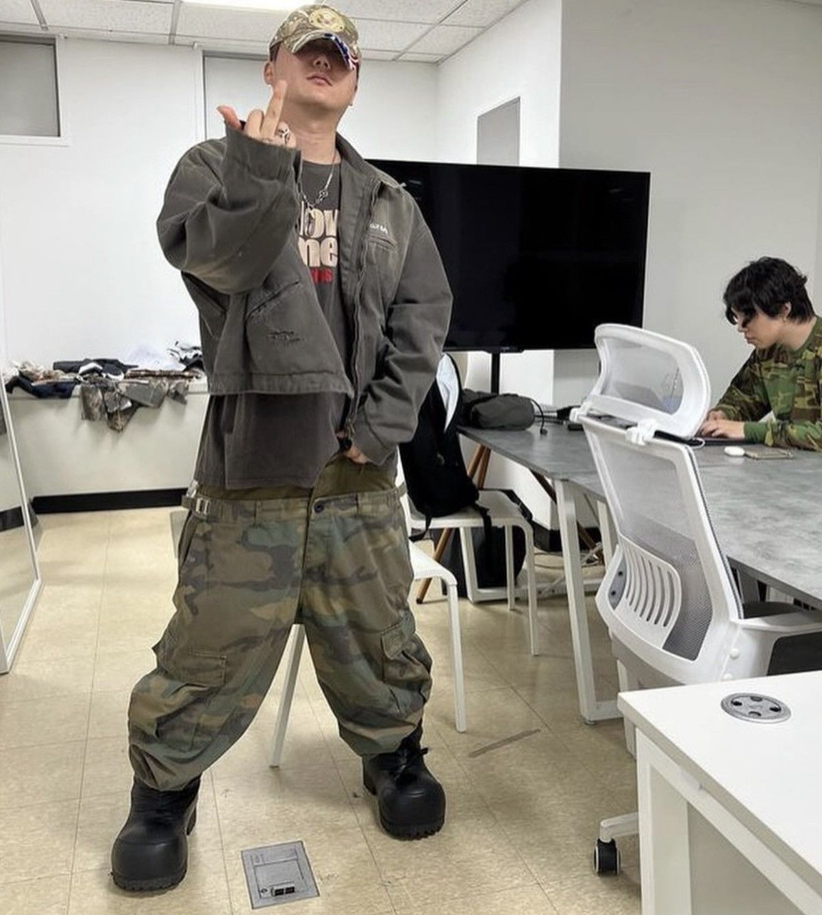 PROJECT G/R PROJECT G/R 3 LAYERD CARGO CAMO PANTS Size US 33 - 8 Thumbnail