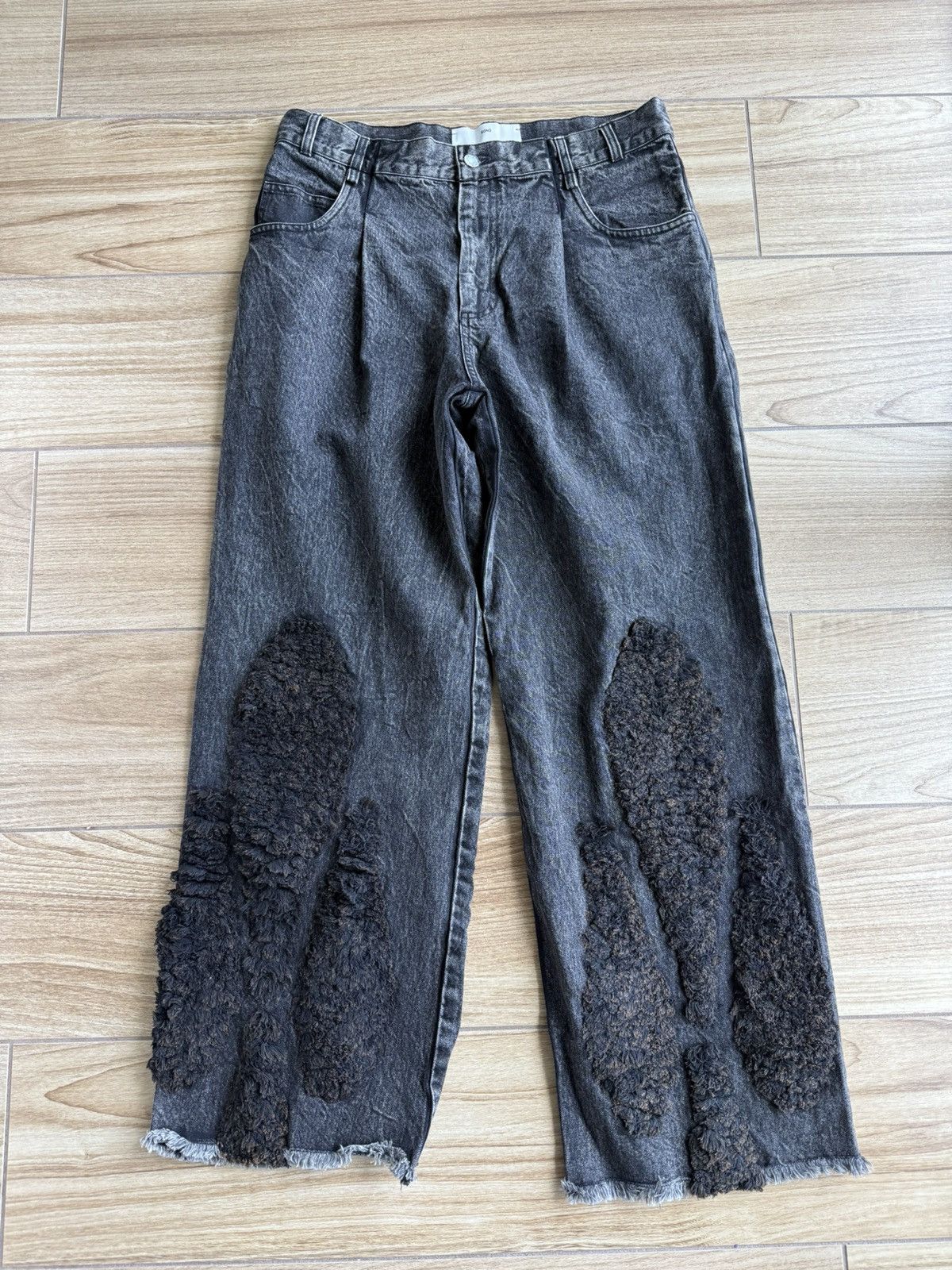 Song For The Mute Song For The Mute frayed-patch straight-leg denim jeans Size US 34 / EU 50 - 1 Thumbnail