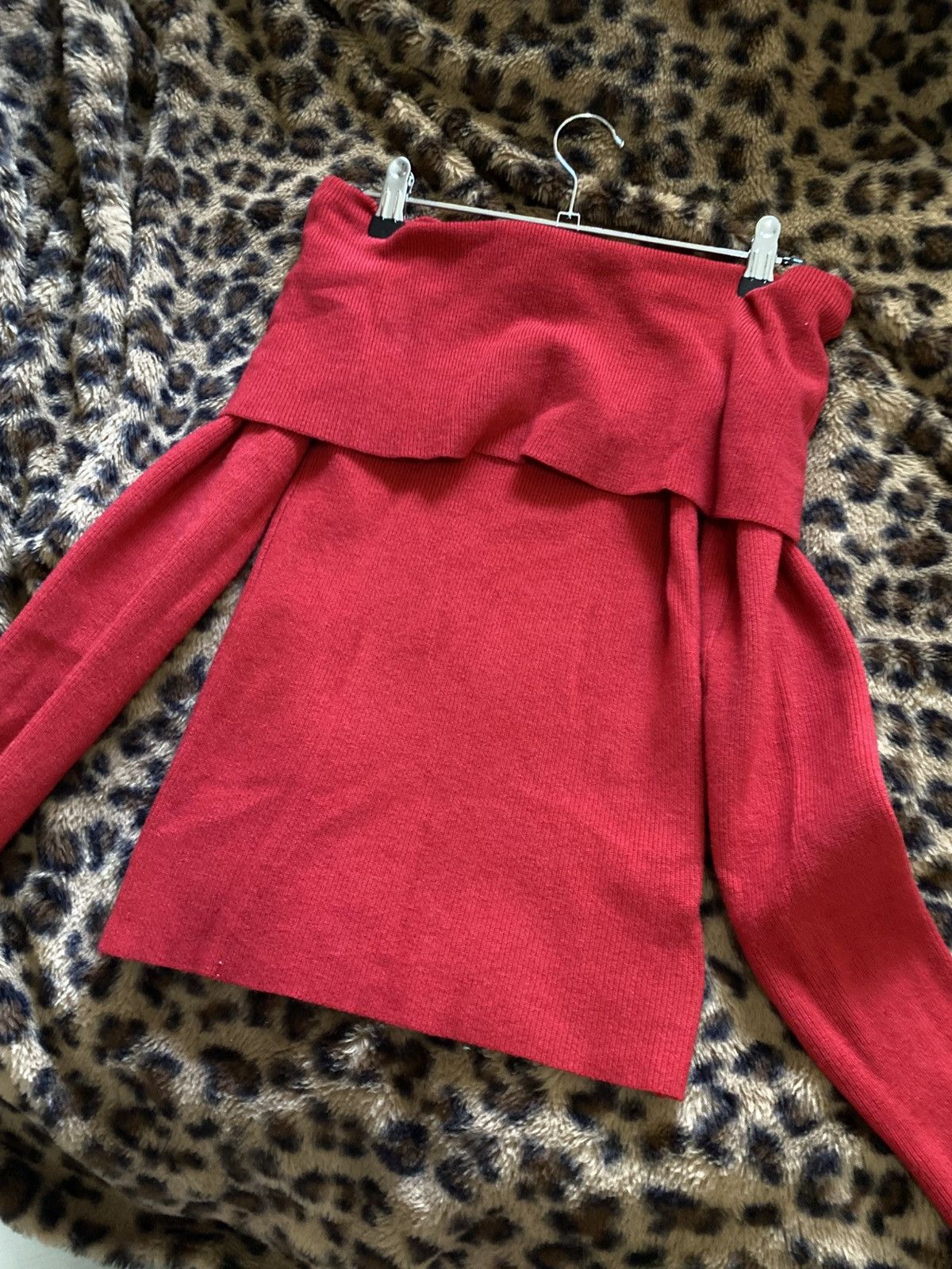 Other Off-Shoulder Red Dowtown Tee (SMALL) Size S / US 4 / IT 40 - 2 Thumbnail