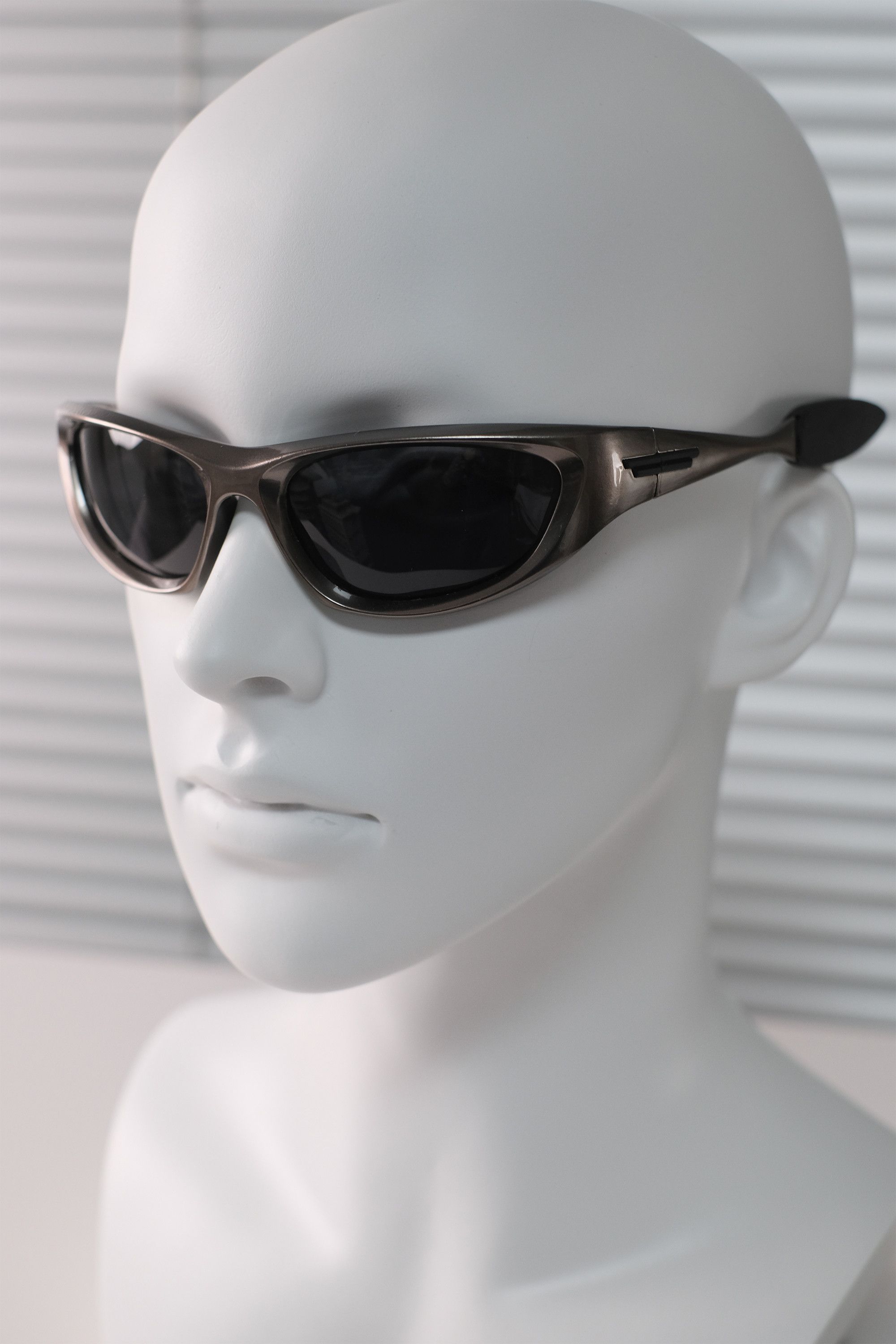 Japanese Brand Cyberpunk Y2k Avant Garde Futuristic Gunmetal Sunglasses OS Size ONE SIZE - 4 Thumbnail