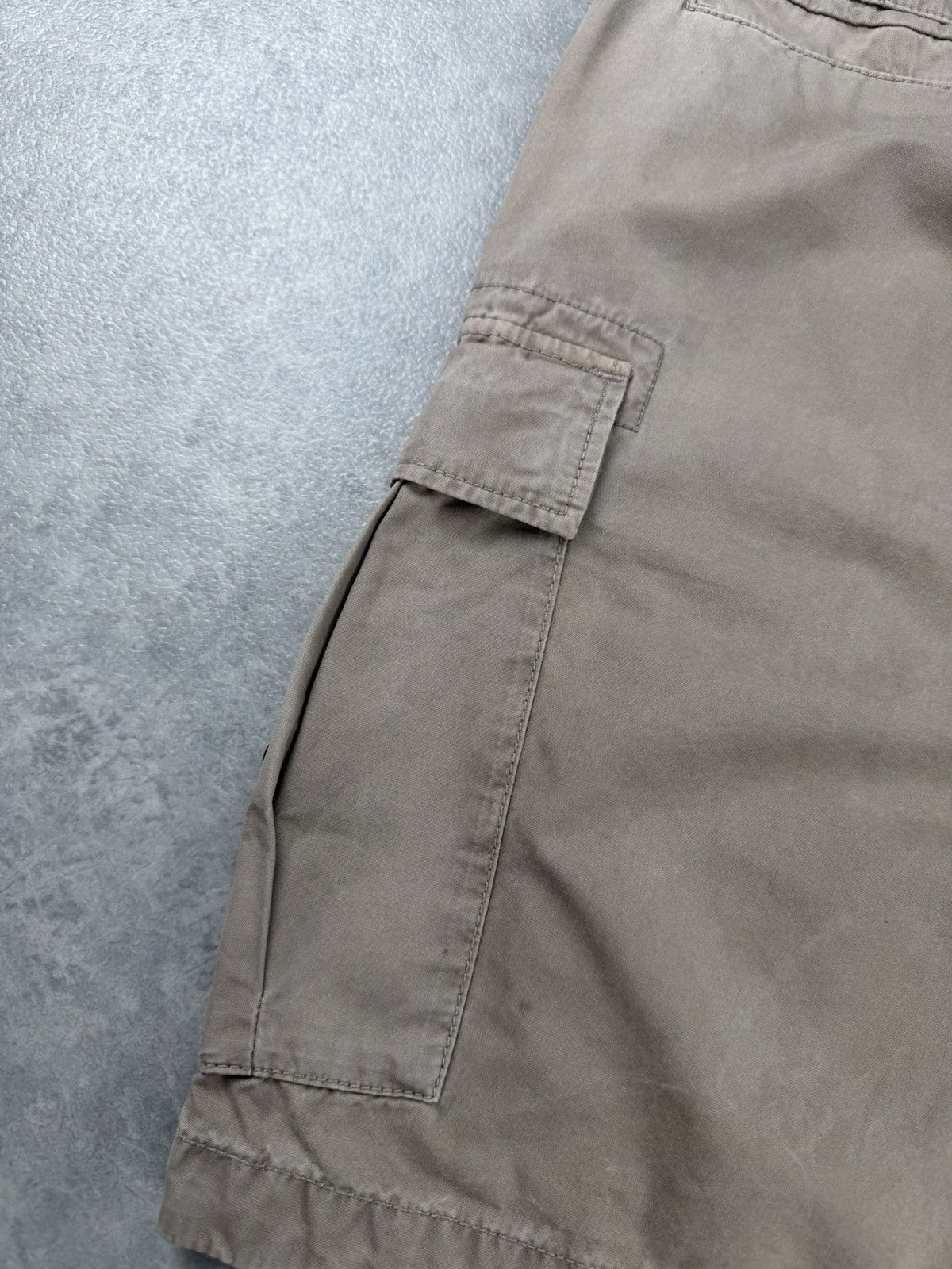 Stone Island Stone Island Cargo Shorts Beige Size W30 Size US 30 / EU 46 - 19 Thumbnail