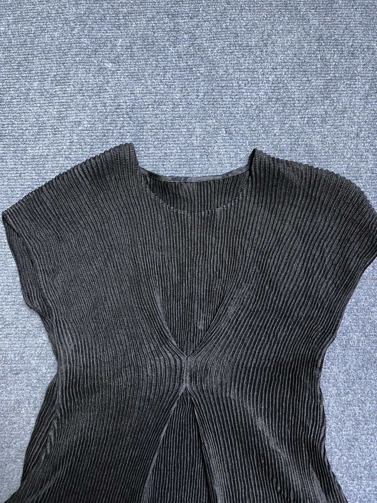 Pleaser SPECCHIO PLEATS black shuttle pleated sleeveless dress Size M / US 6-8 / IT 42-44 - 2 Thumbnail