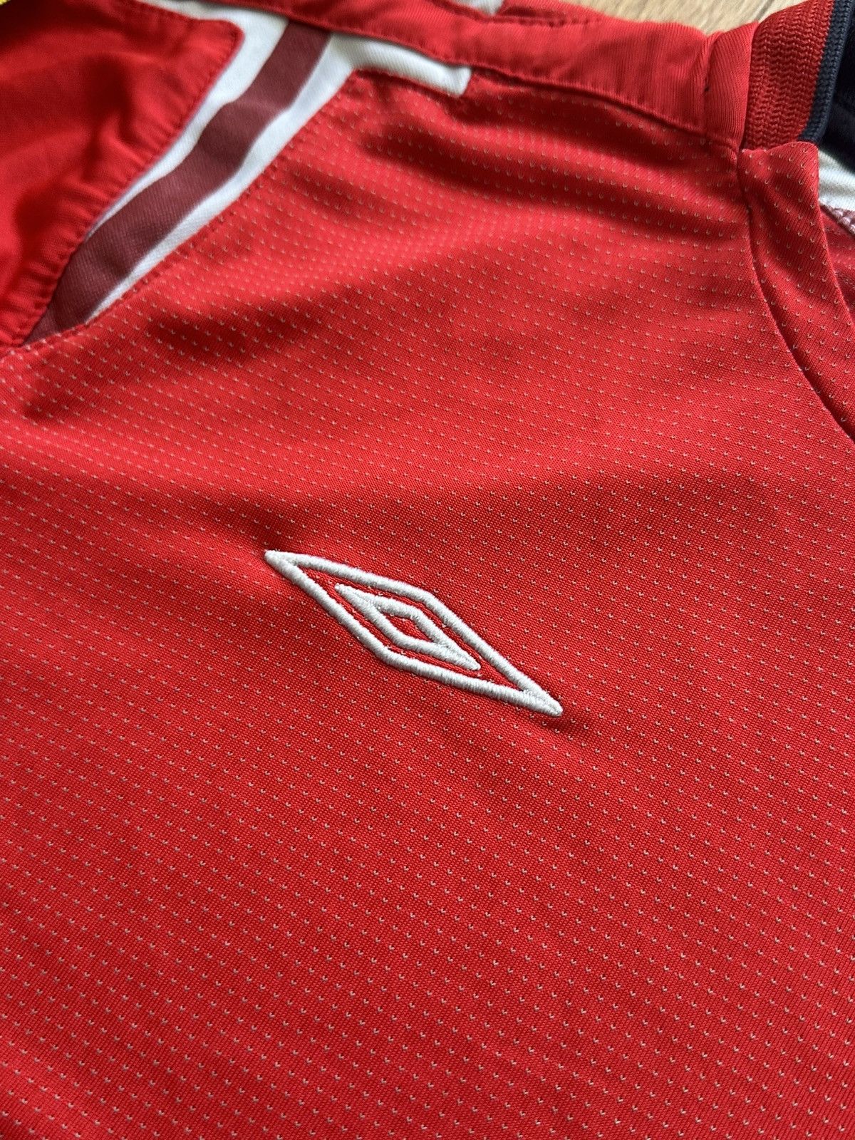 Umbro Umbro England 2004-2006 football shirt Size US S / EU 44-46 / 1 - 5 Thumbnail