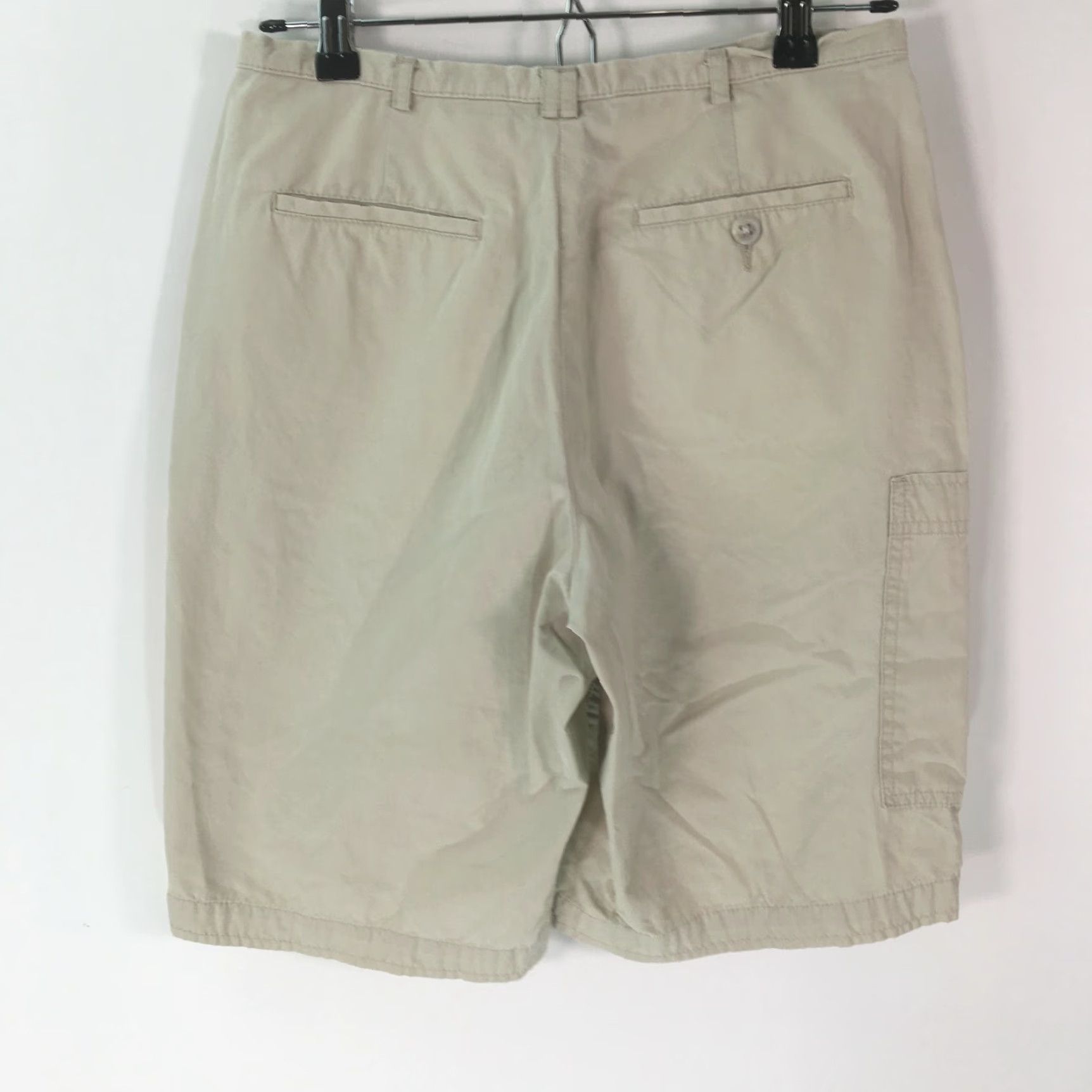Banana Republic VINTAGE Banana Republic Women Casual Bermuda Shorts Size 2 Beige Flat Front Size 26" / US 2 / IT 38 - 2 Thumbnail