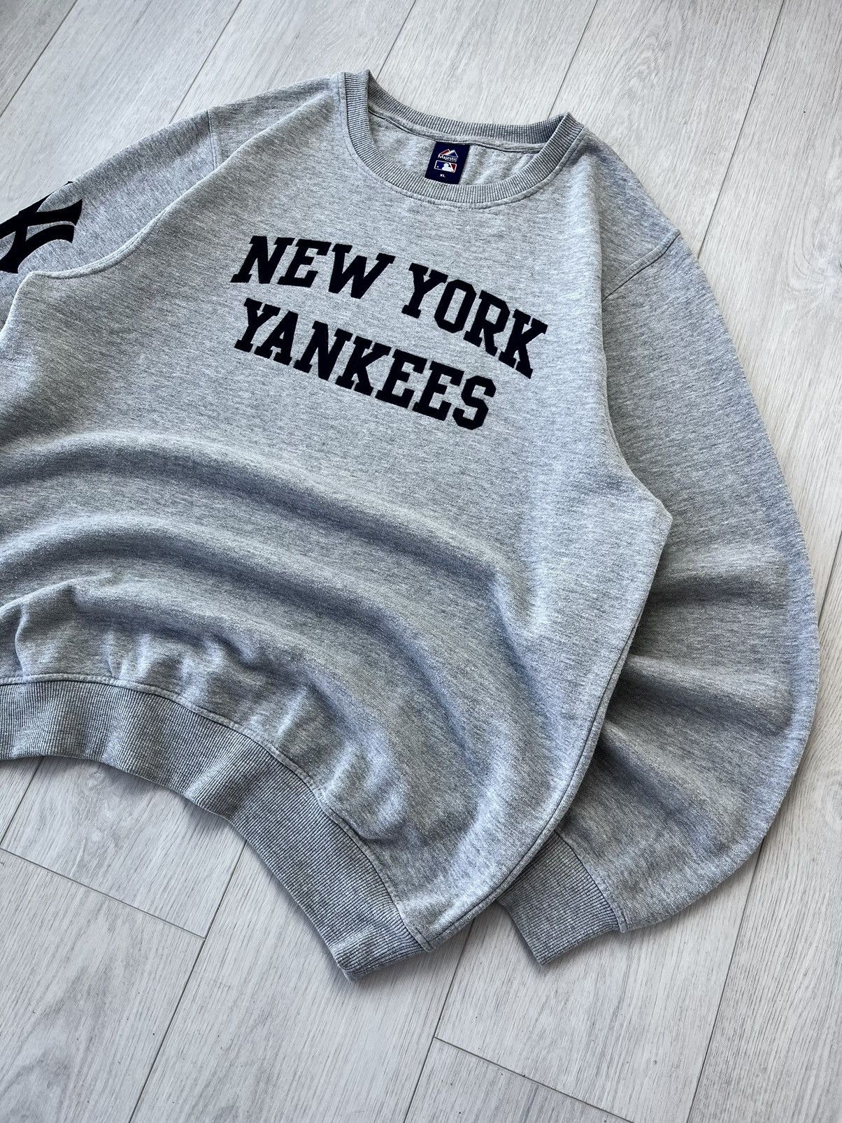 Majestic MLB New York Yankees Vintage Crewneck Sweatshirt Center Logo Size US XL / EU 56 / 4 - 3 Thumbnail
