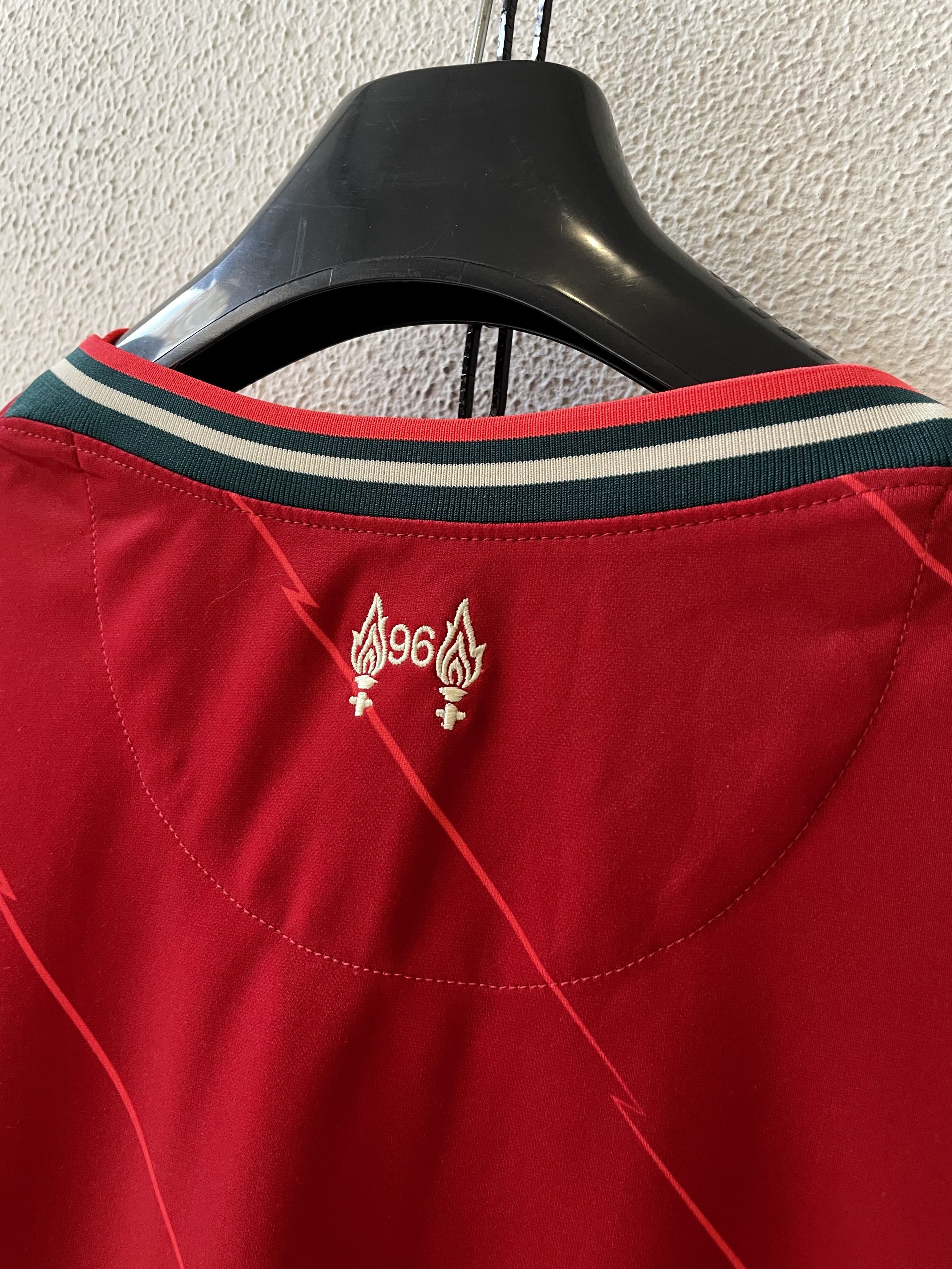 Nike Liverpool Nike Men's Red Football Home Jersey Size S Size US S / EU 44-46 / 1 - 8 Thumbnail