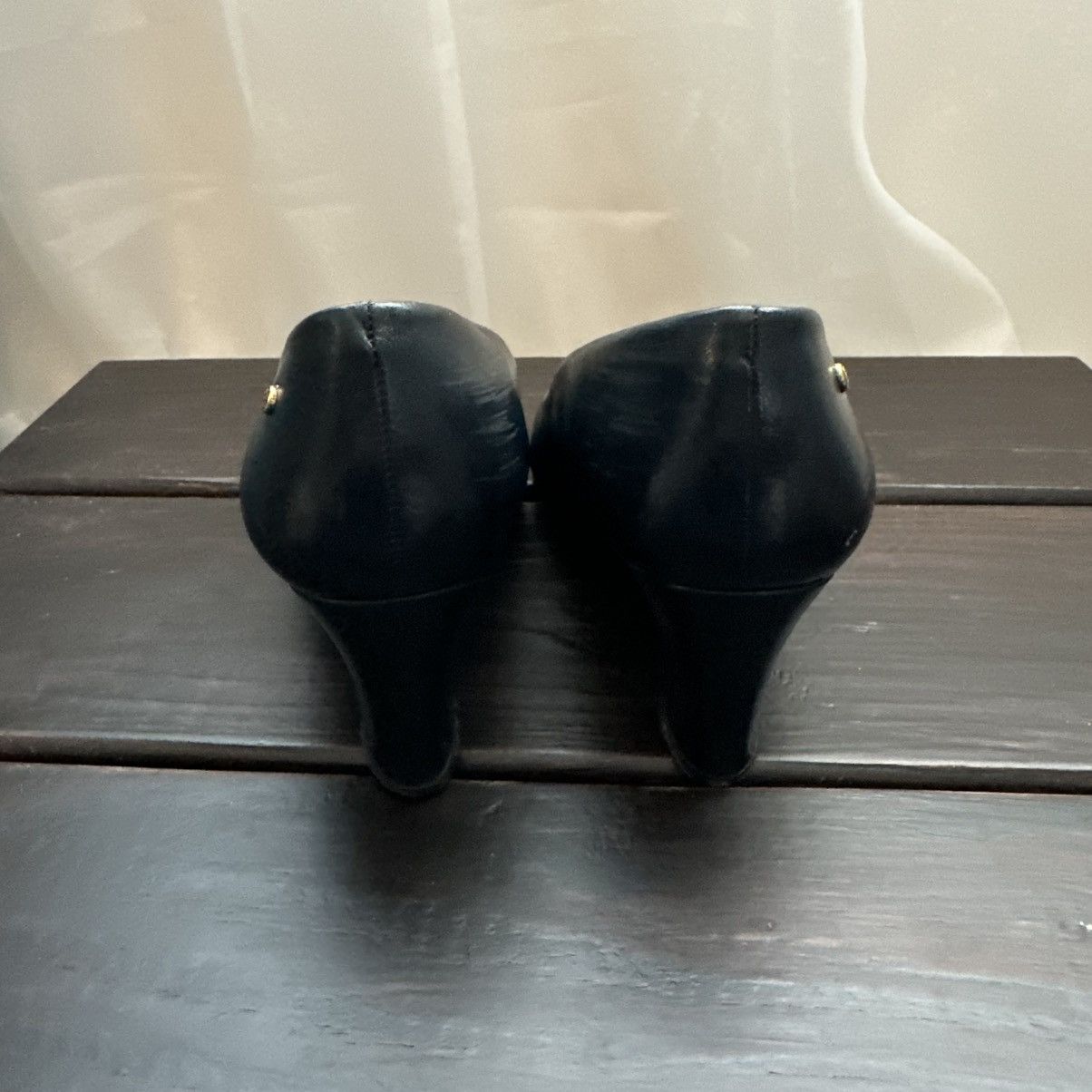 Etienne Aigner Etienne Aigner Taylor Heels Size 6.5M Black Leather Pumps Size US 6.5 / IT 36.5 - 4 Thumbnail