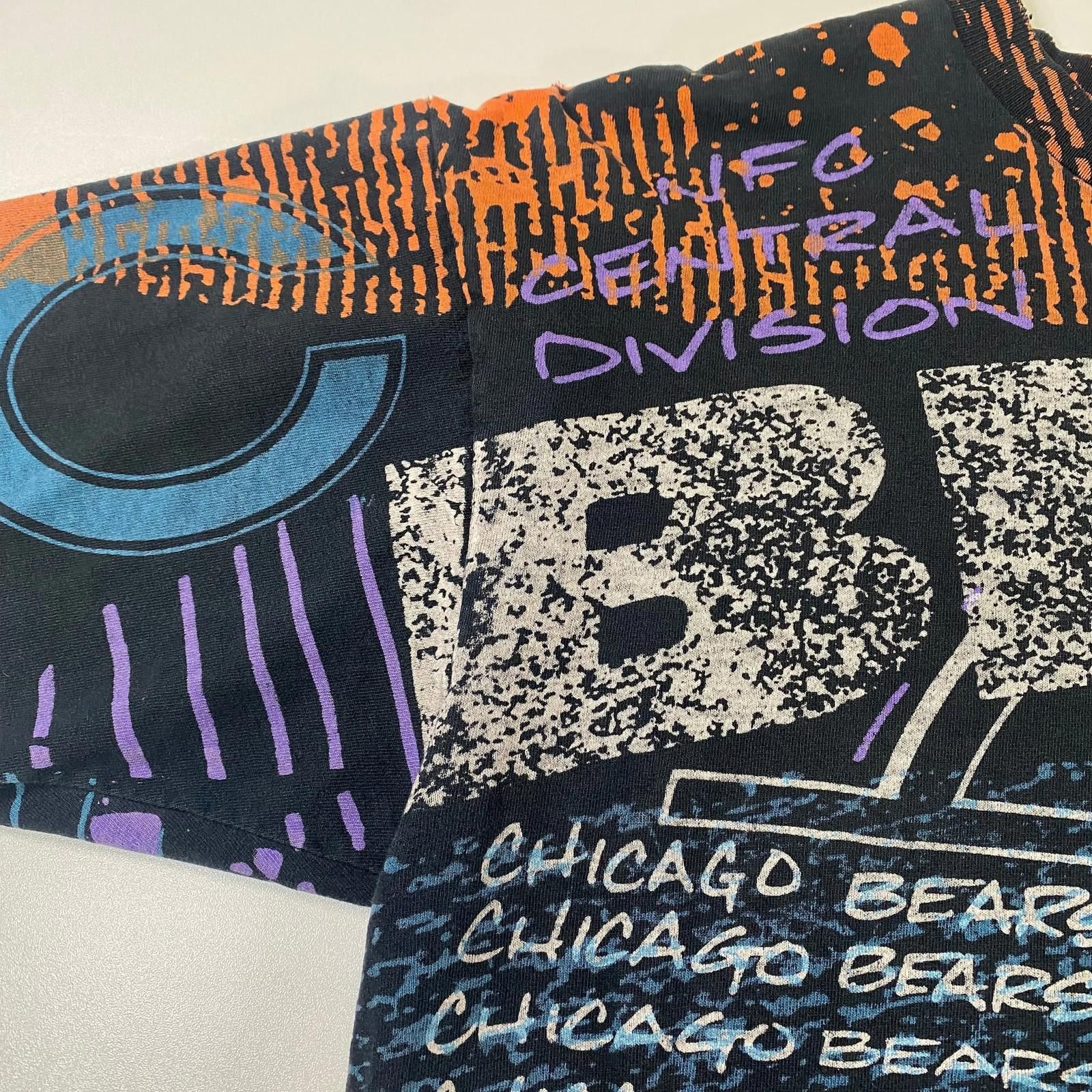 Other Vintage 90s Chicago Bears Magic Johnson T's AOP T-Shirt Size US L / EU 52-54 / 3 - 4 Thumbnail