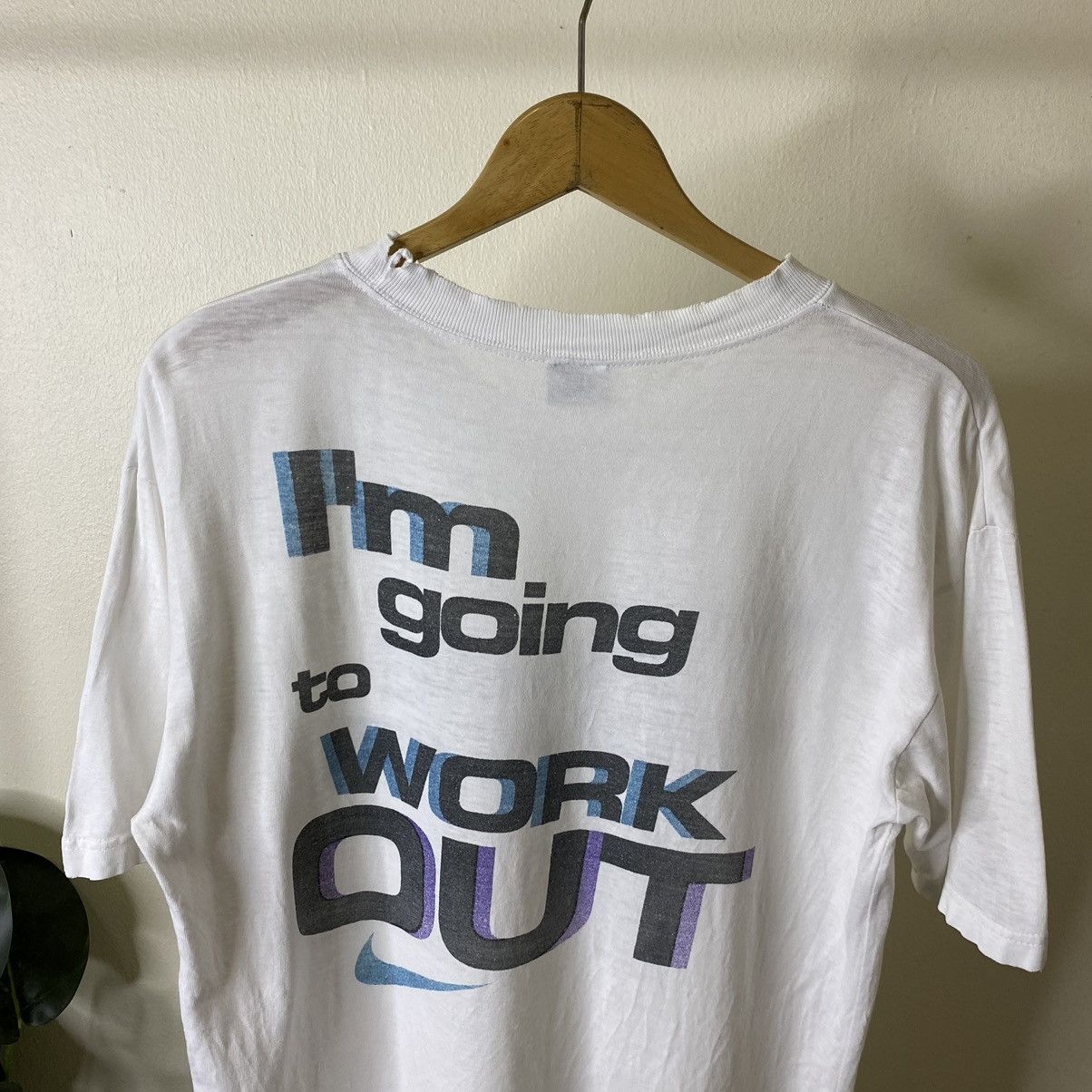 Nike 1990s Nike I'm Going To Work Out He Can Have The Remote Tee Size US M / EU 48-50 / 2 - 2 Thumbnail