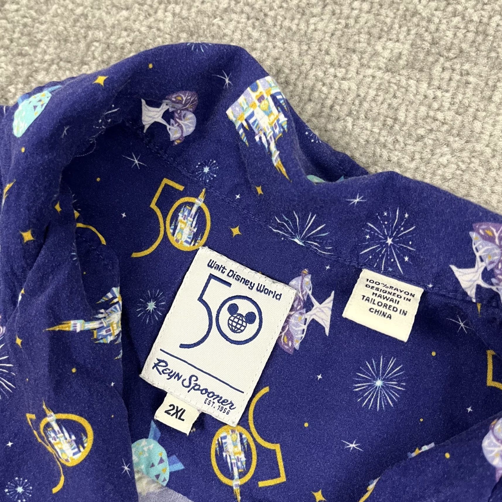 Reyn Spooner VINTAGE Reyn Spooner x Walt Disney 50th Anniversary Camp Button Up Shirt Mens 2XL Blue Geometric Mickey Mouse 90s Mens Size US XXL / EU 58 / 5 - 2 Thumbnail