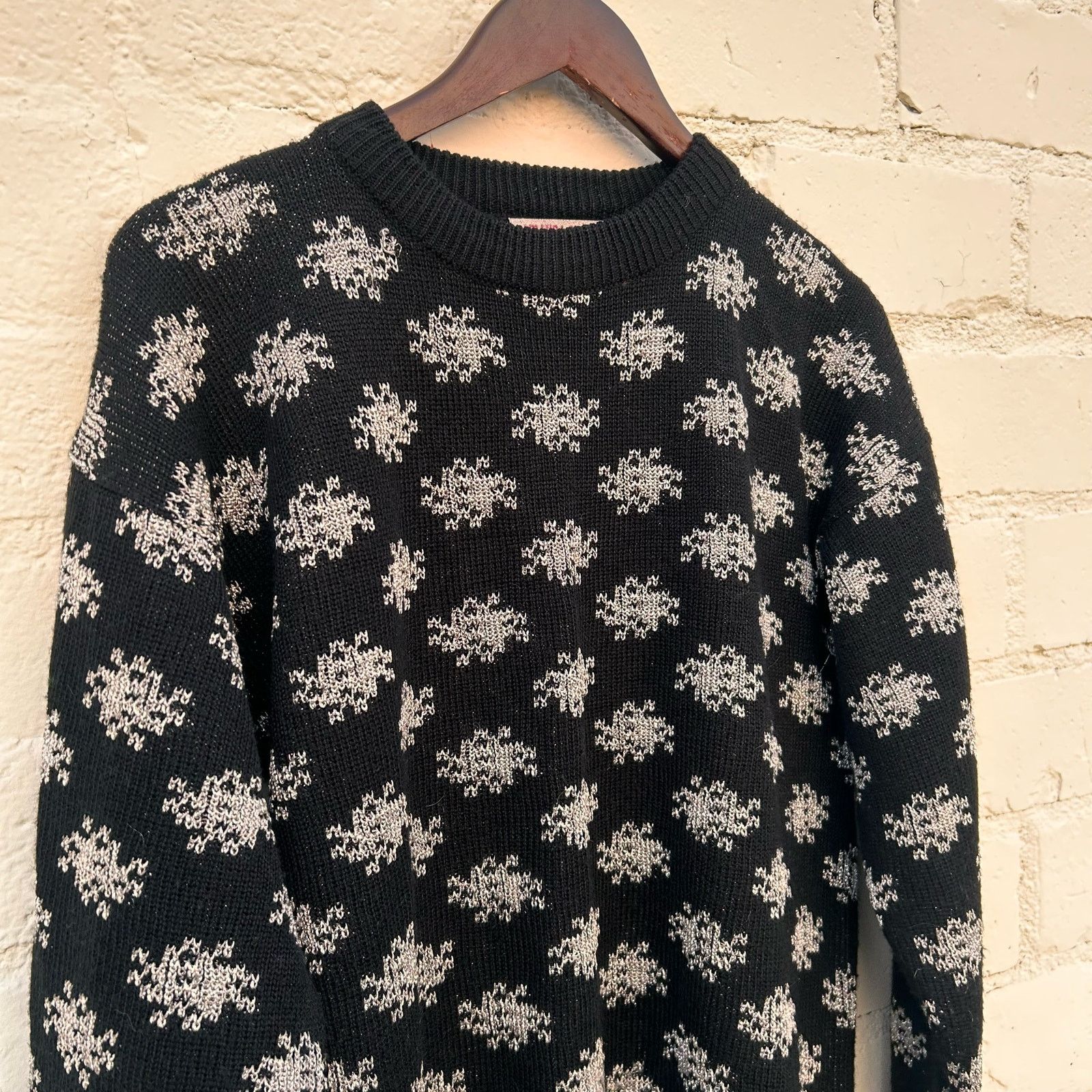 Vintage Amanda Smith Black Silver Snowflake Knitted Sweater S Size S / US 4 / IT 40 - 2 Thumbnail