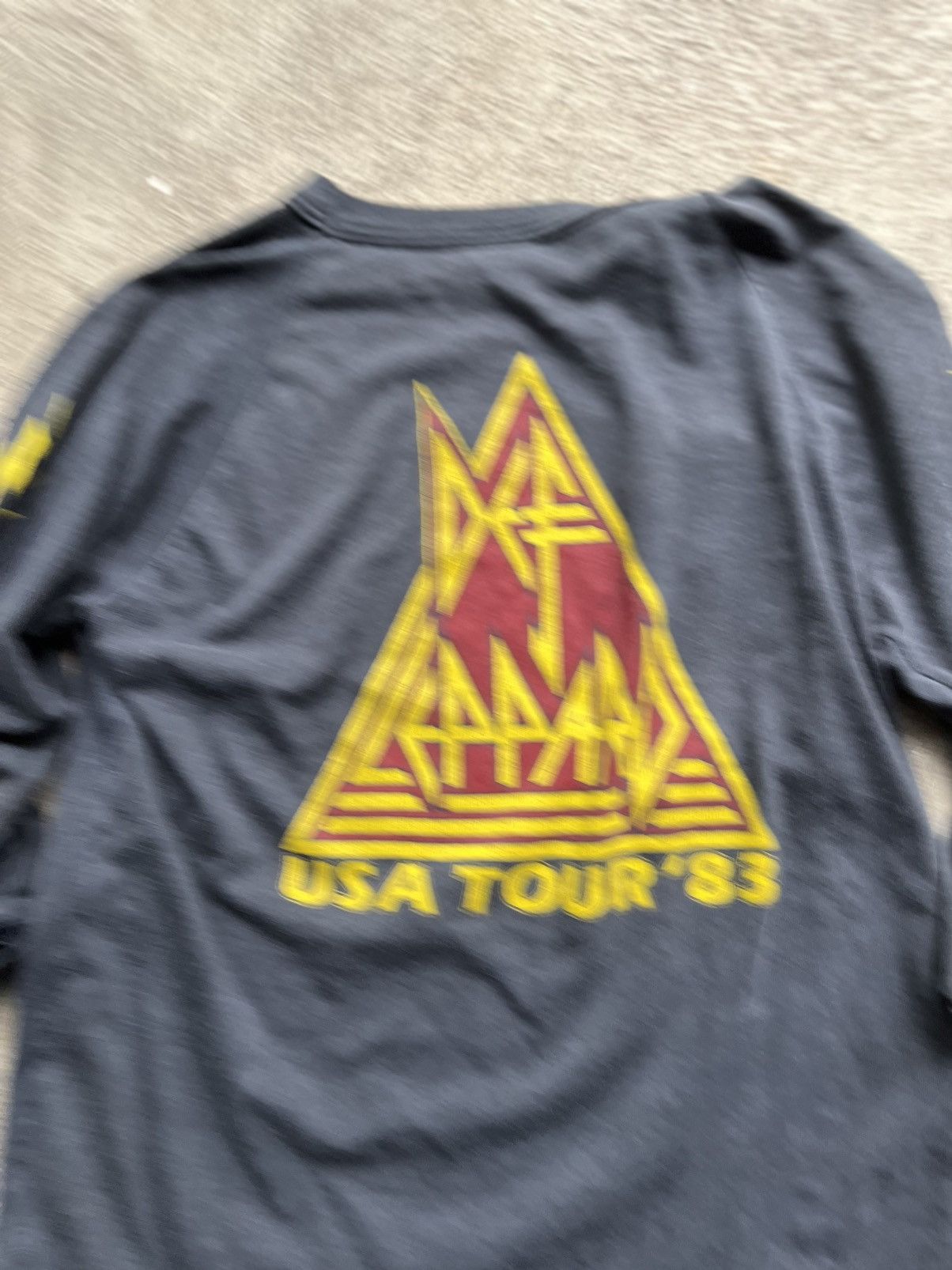 Def Leppard 1983 Pyromania Def Leppard Tour shirt Size US M / EU 48-50 / 2 - 4 Thumbnail