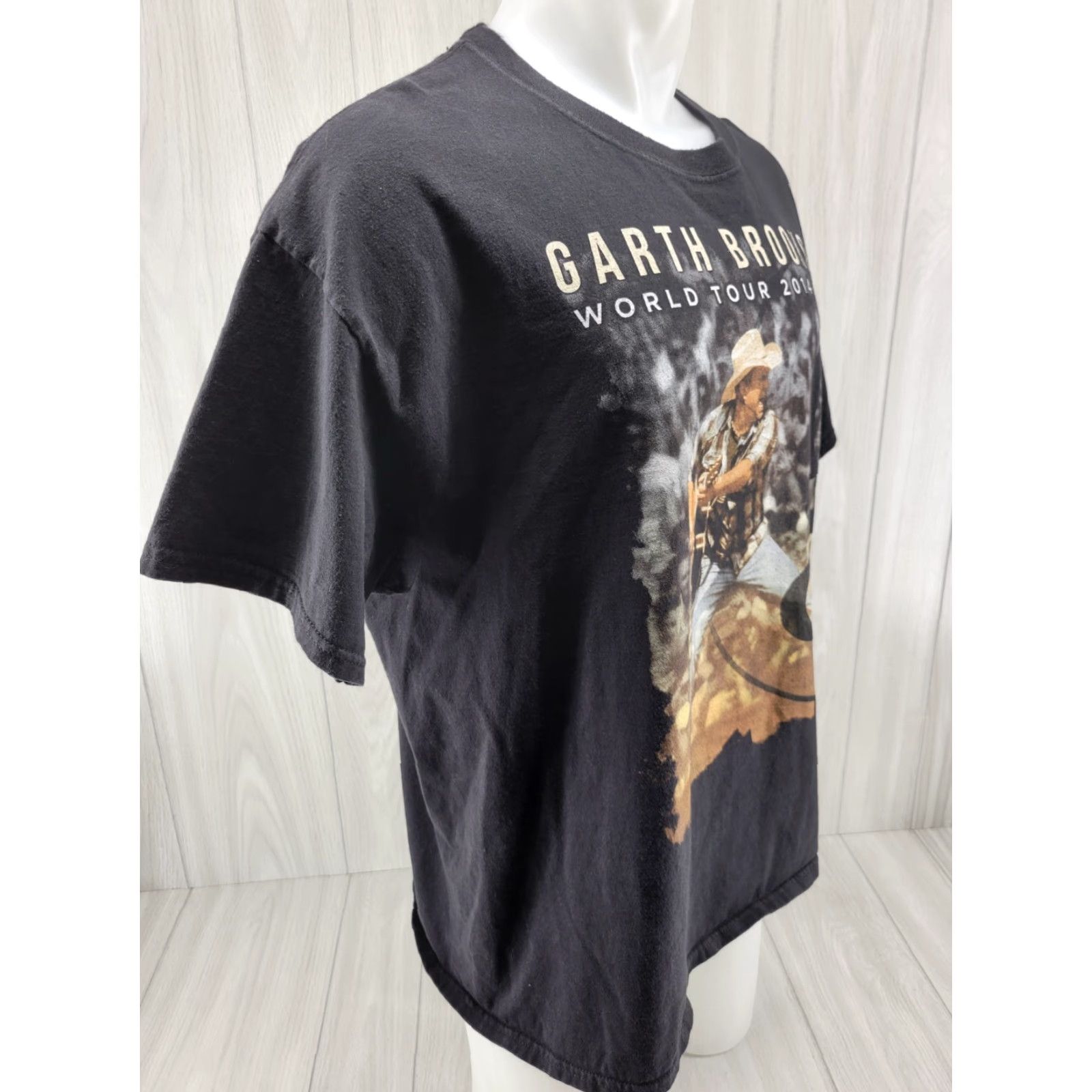 Hanes Garth Brooks World Tour 2014-15 Men's Black Short Sleeve Shirt XL Hanes T-Shirt Size US XL / EU 56 / 4 - 5 Thumbnail