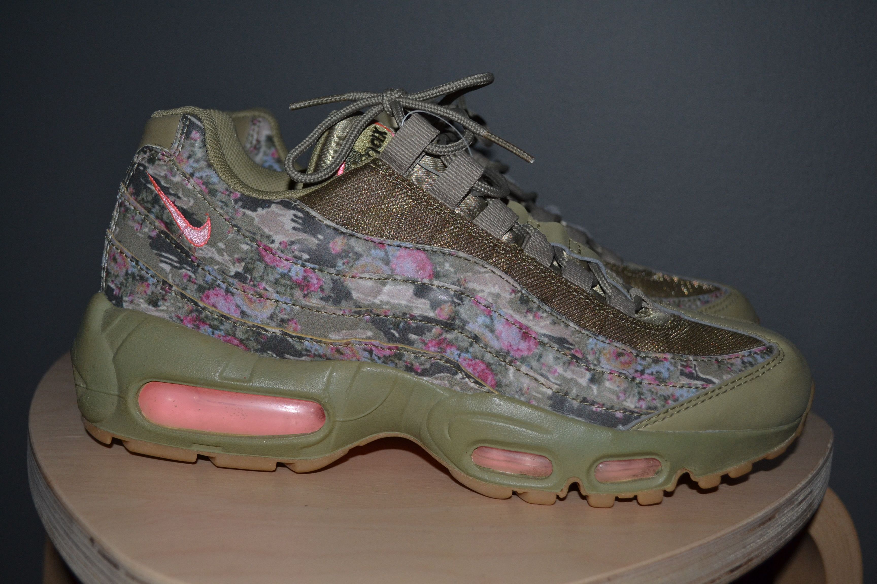 Nike Nike Air Max 95 Floral Camo Olive Womens Size 7 AQ6385-200 Size US 7 / IT 37 - 5 Thumbnail