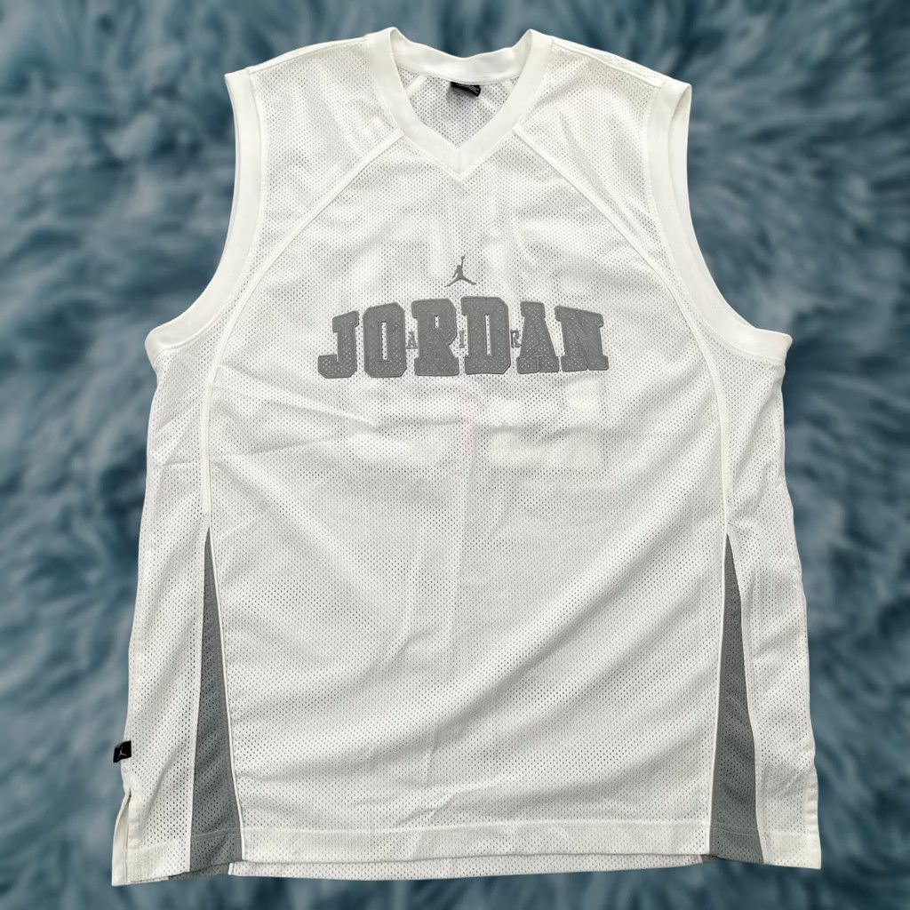Nike VINTAGE Nike Air Jordan Jersey Adult 3XL White Sleeveless Basketball Mens XXXL Nike Jordan Jersey Size US XXL / EU 58 / 5 - 1 Thumbnail