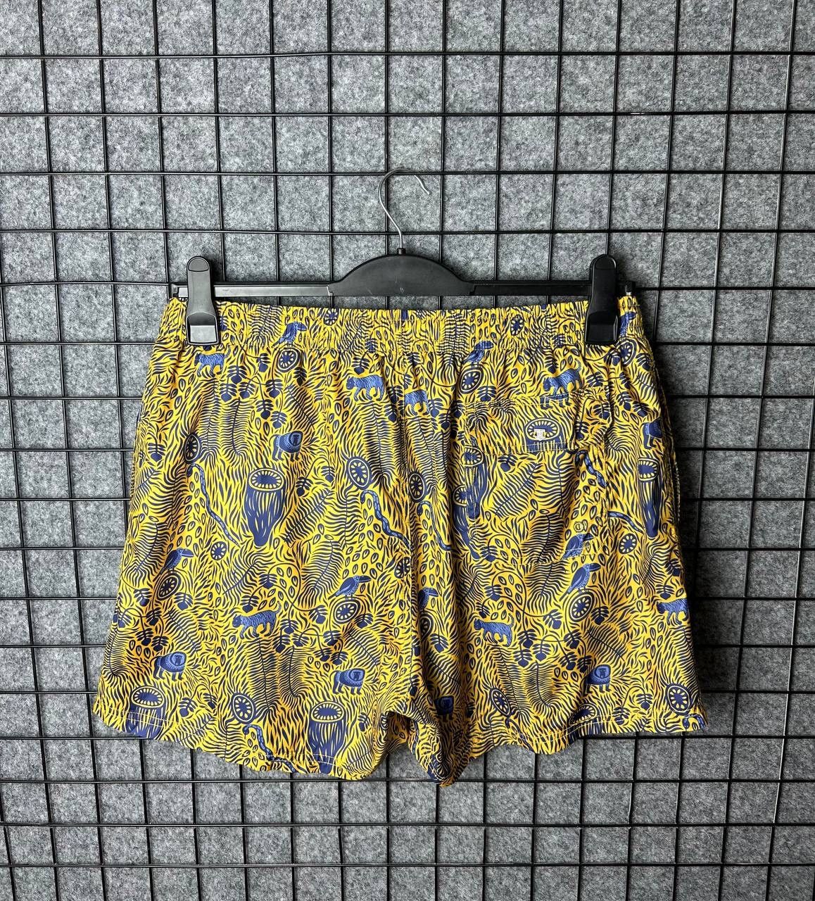 Massimo Dutti Massimo dutti shorts animal hawaii size XLarge Size US 36 / EU 52 - 2 Thumbnail