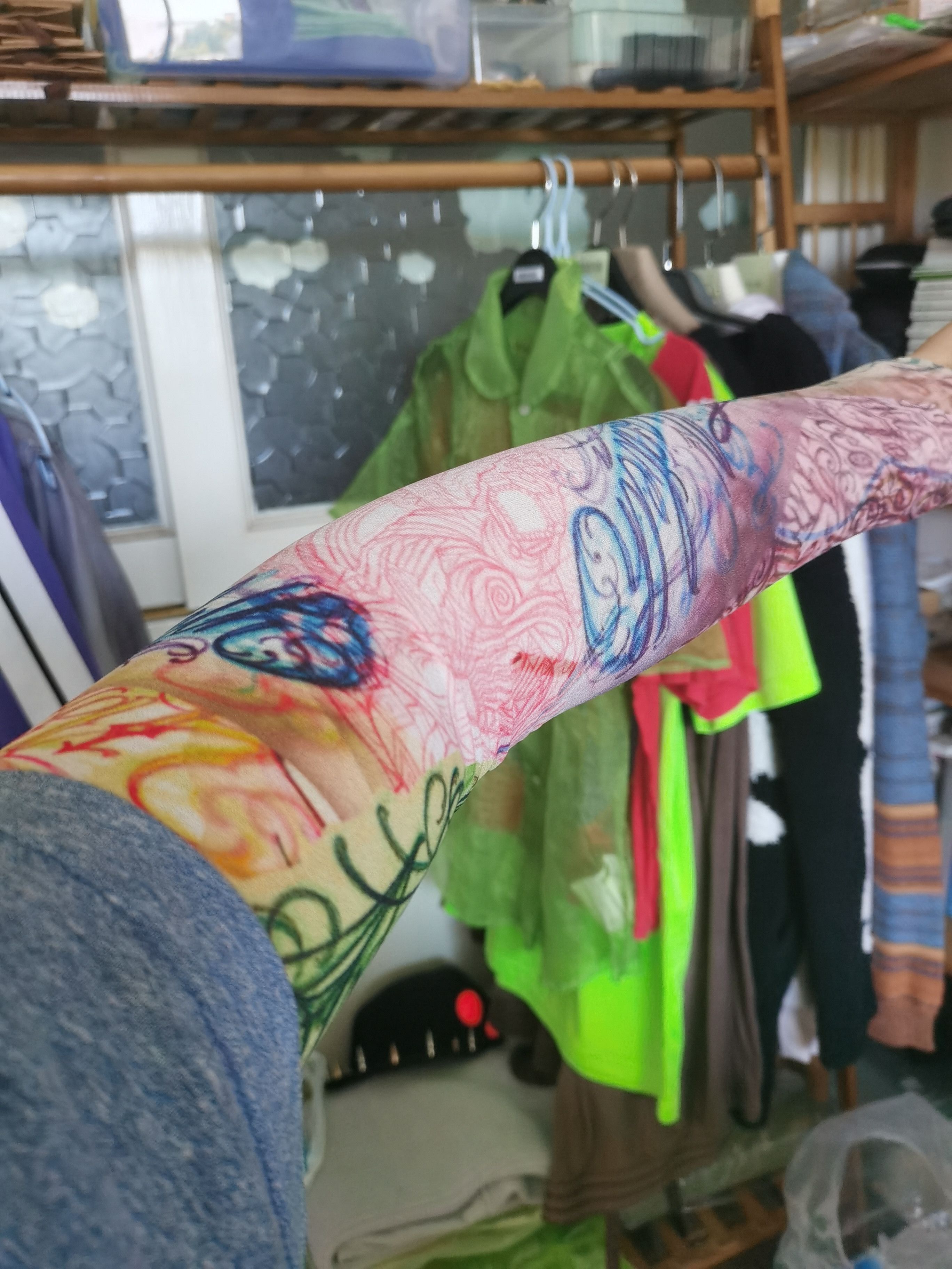 Comme des Garcons Tattoo oversleeve Size ONE SIZE - 2 Thumbnail