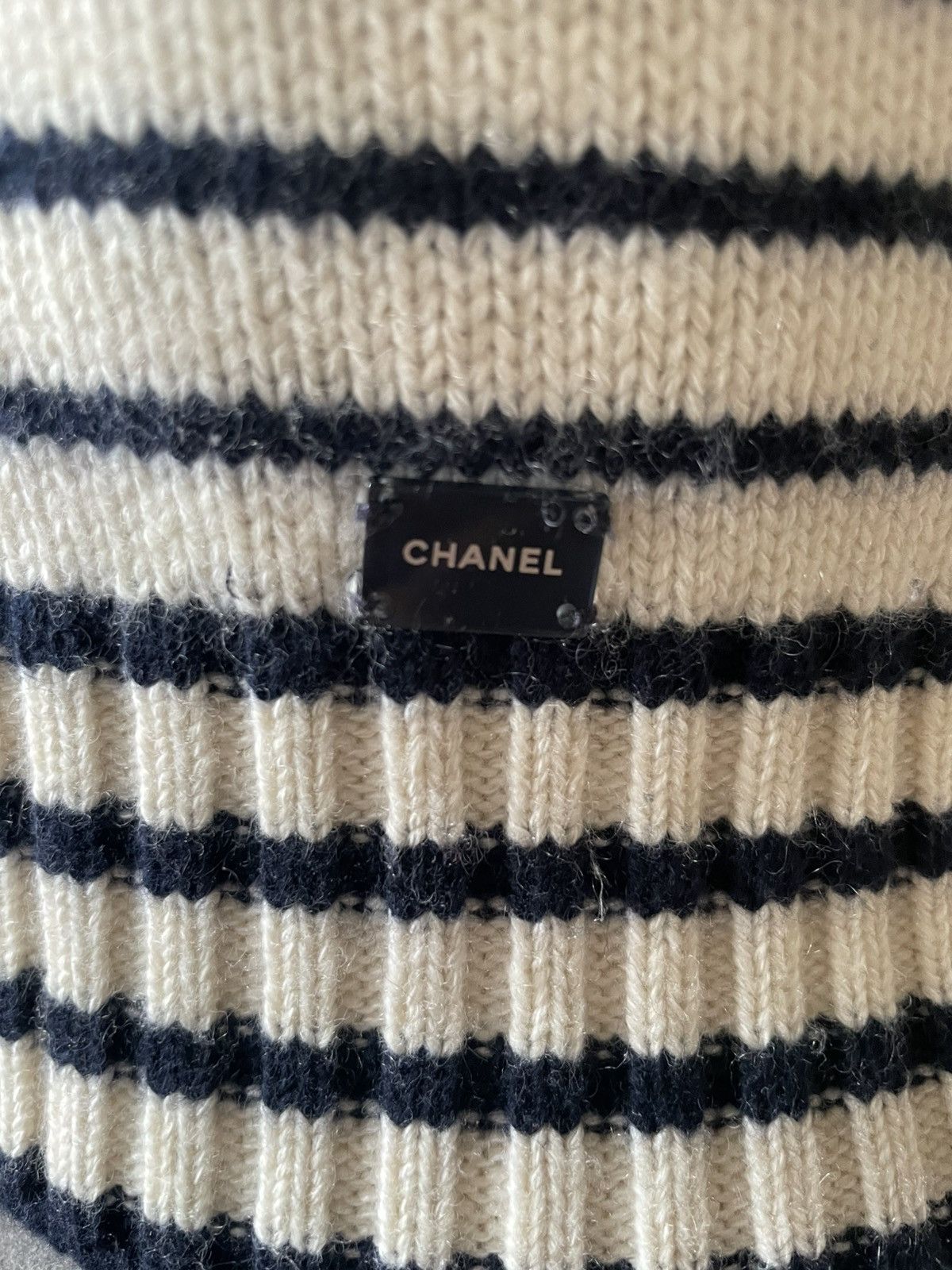 Chanel CHANEL CROP TOP Cashmere. Vintage. Size XS / US 0-2 / IT 36-38 - 2 Thumbnail