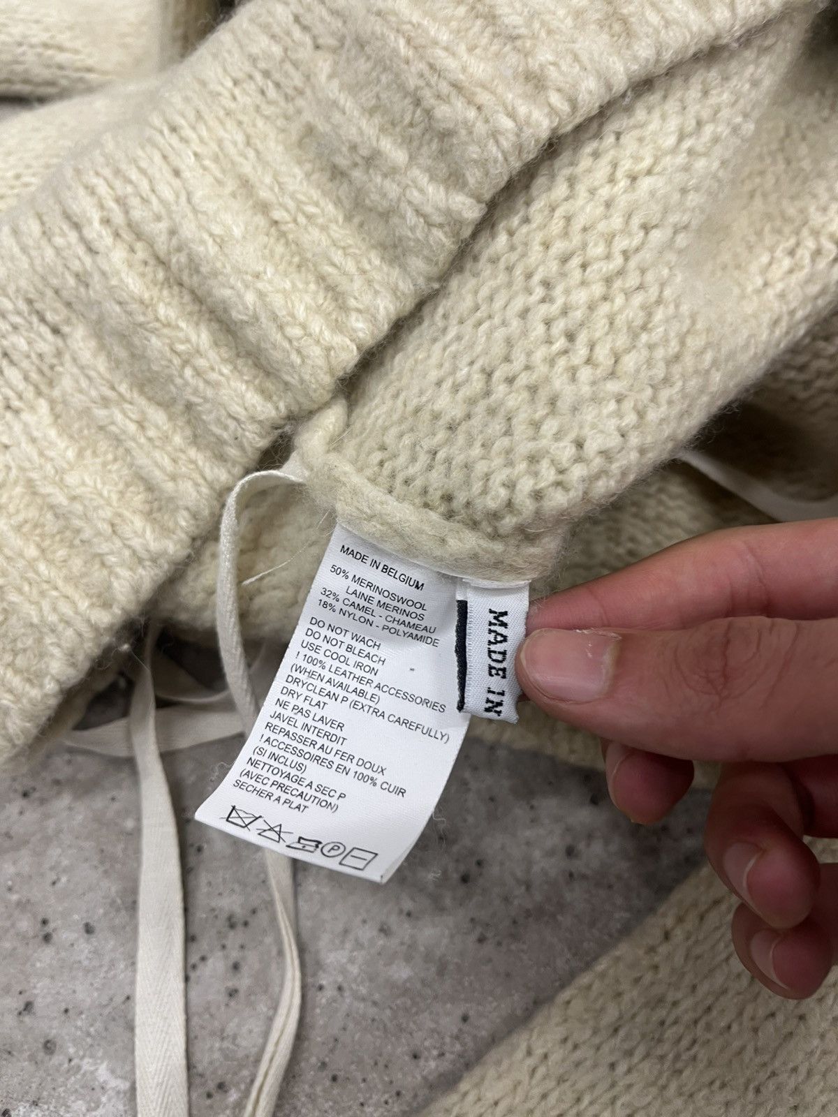 Ann Demeulemeester 1990’s Wide Neck Camel & Merino Wool Sweater Size XS / US 0-2 / IT 36-38 - 4 Thumbnail