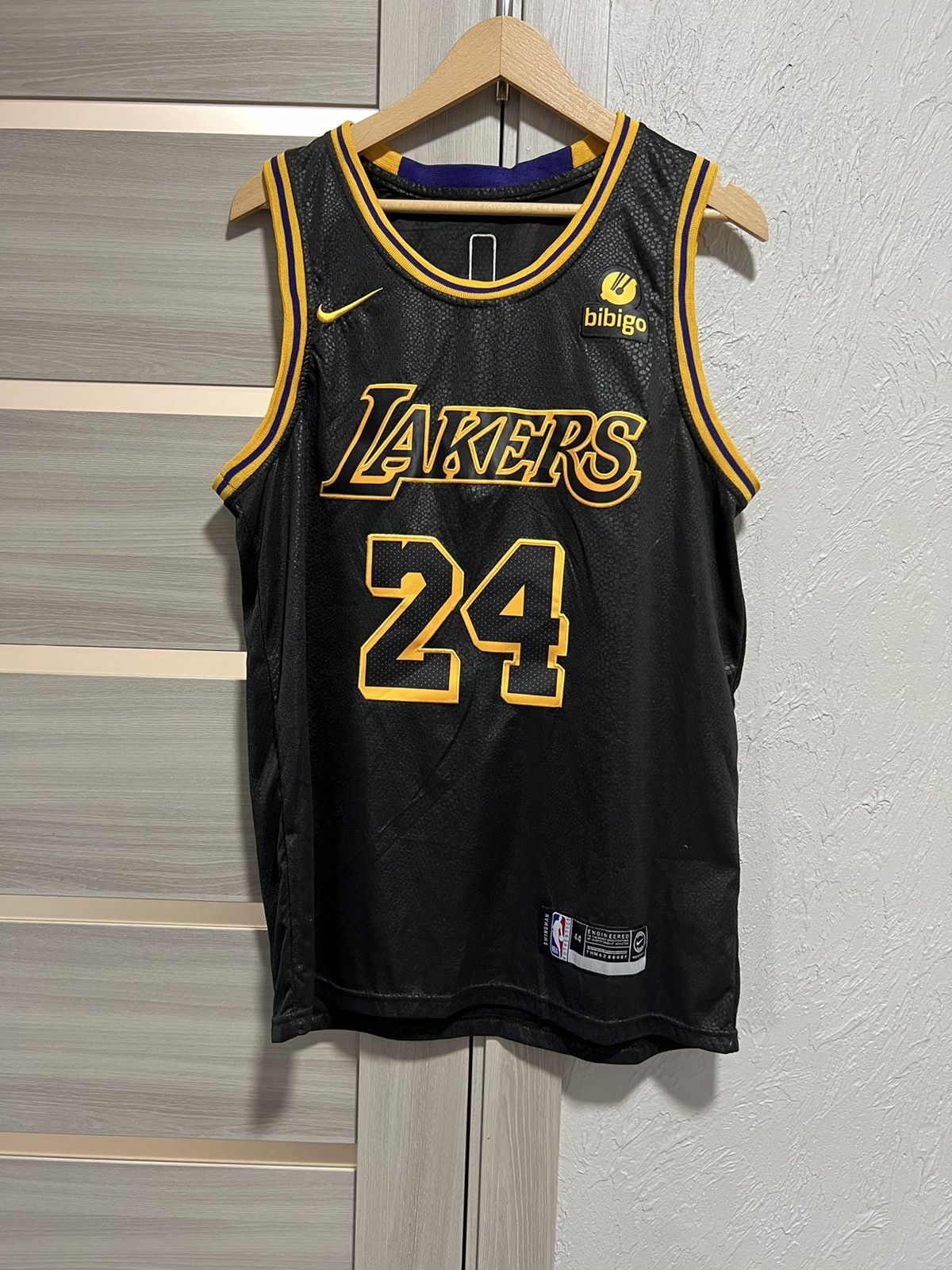 NBA LA LAKERS KOBE BRYANT BLACK BLACK CITY EDITION JERSEY Size US S / EU 44-46 / 1 - 11 Thumbnail