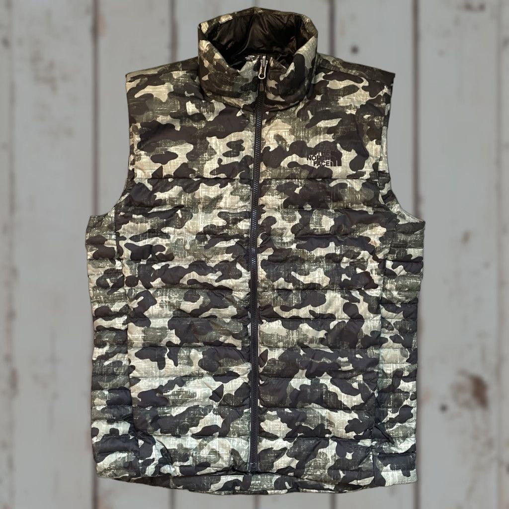 The North Face VINTAGE The North Face 550 Down Puffer Camouflage Full Zip Vest Men’s Small Size US S / EU 44-46 / 1 - 1 Thumbnail