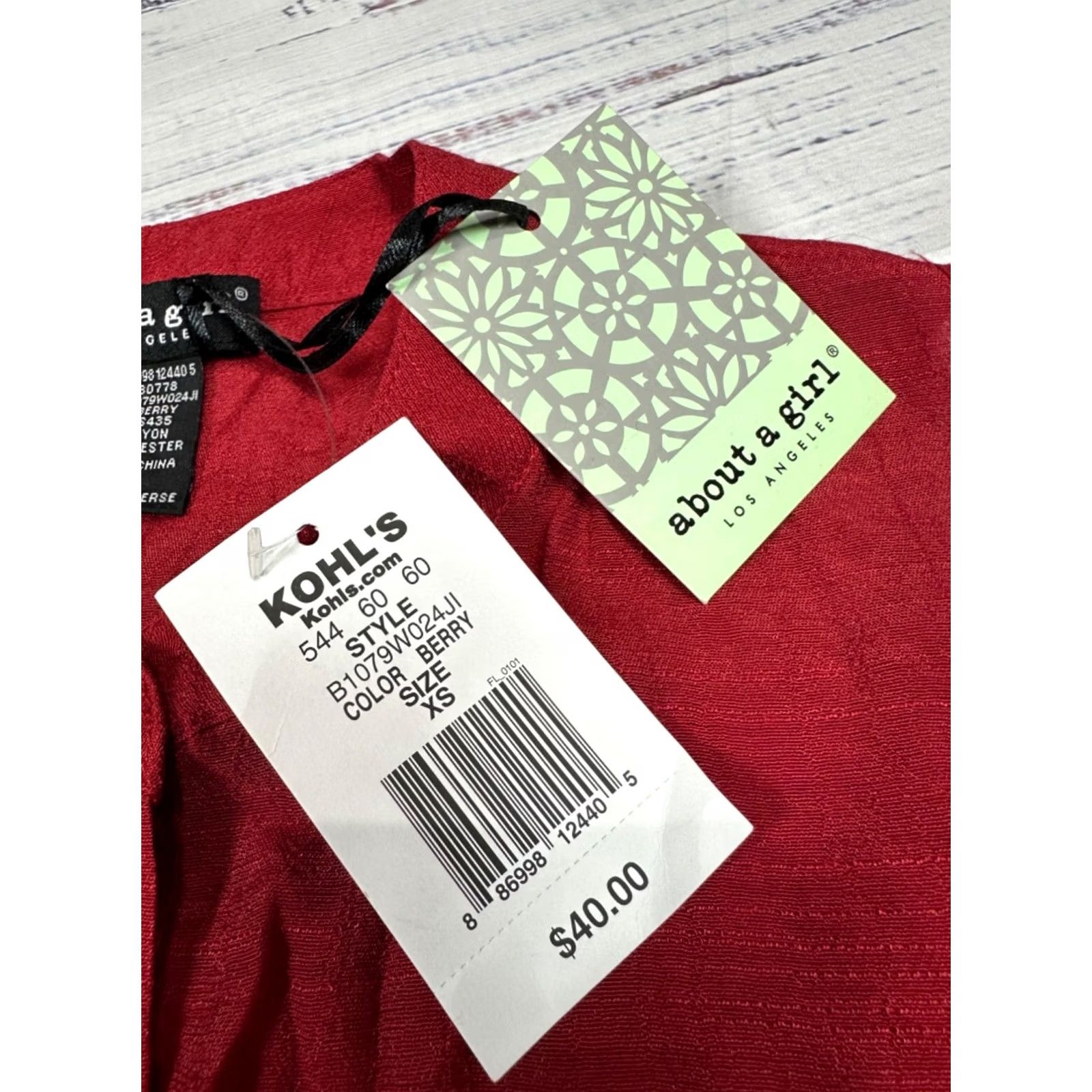 Vintage About A Girl Tank XS Red Tunic Womens 1/2 Button Pullover Rayon Blend New Size XS / US 0-2 / IT 36-38 - 6 Thumbnail