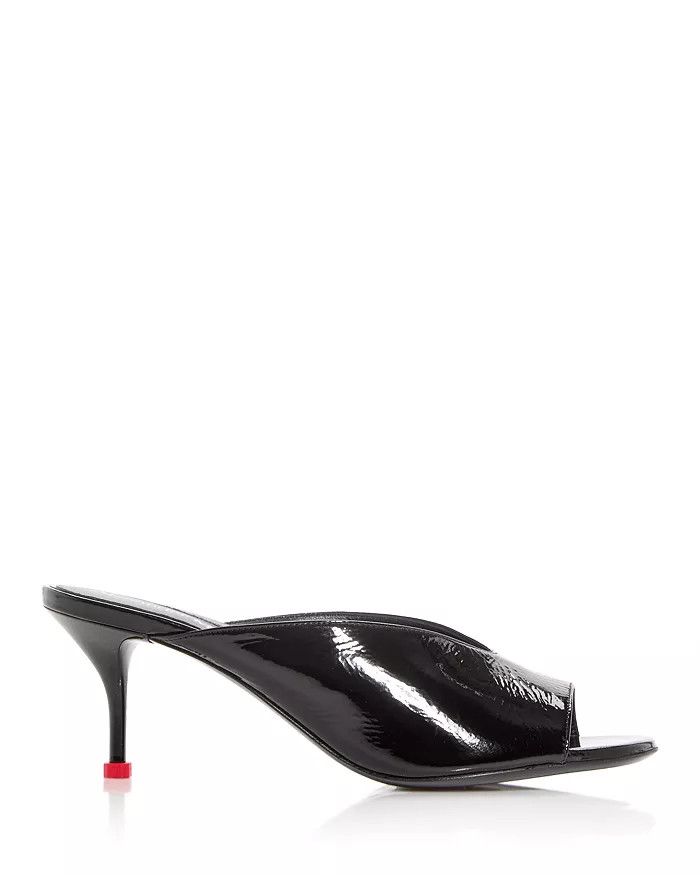 o1y0325 Sandals in Black