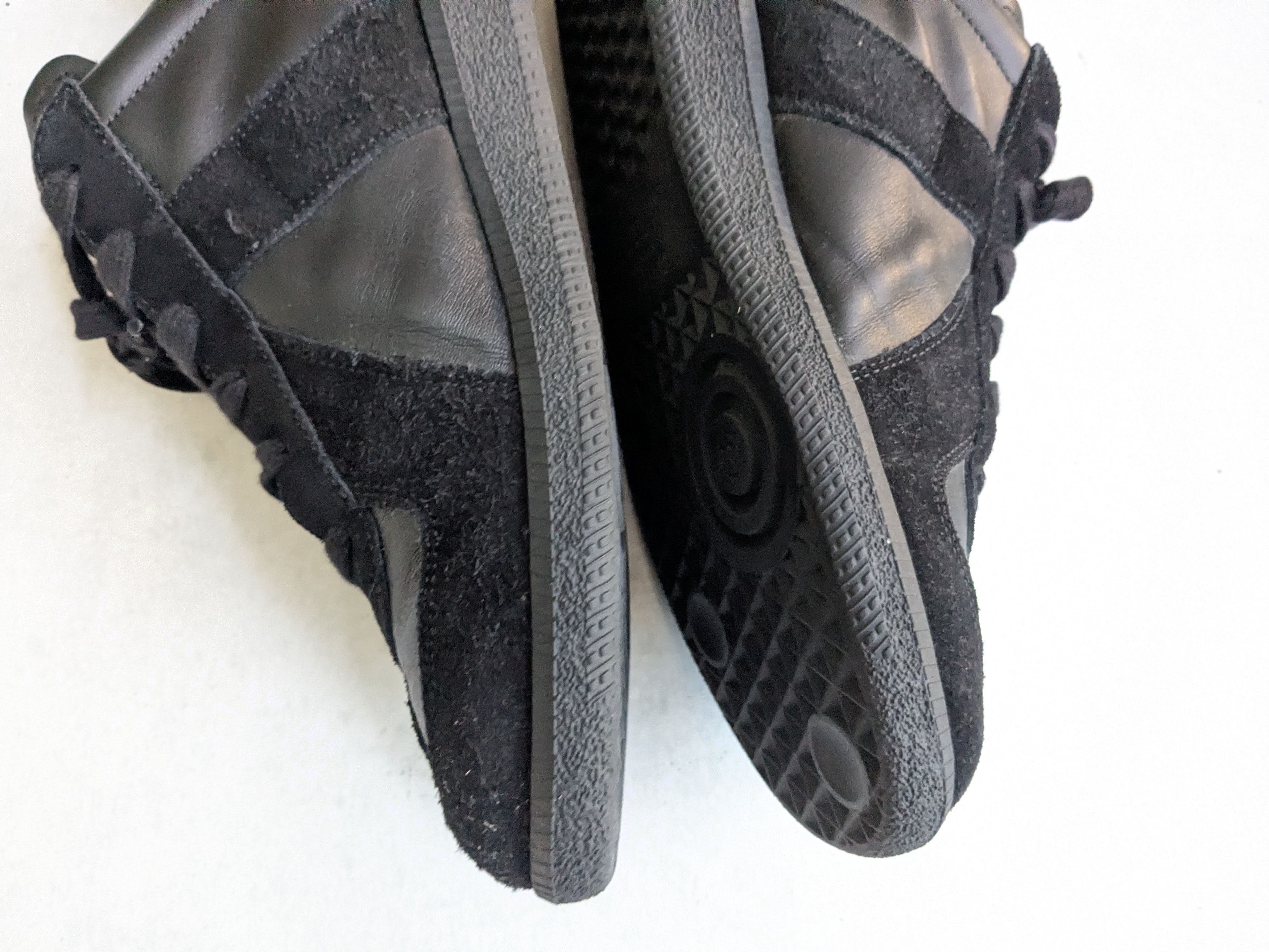 Maison Margiela Maison Margiela GAT Replica Black 10 43 Low Tops Size US 10 / EU 43 - 12 Thumbnail