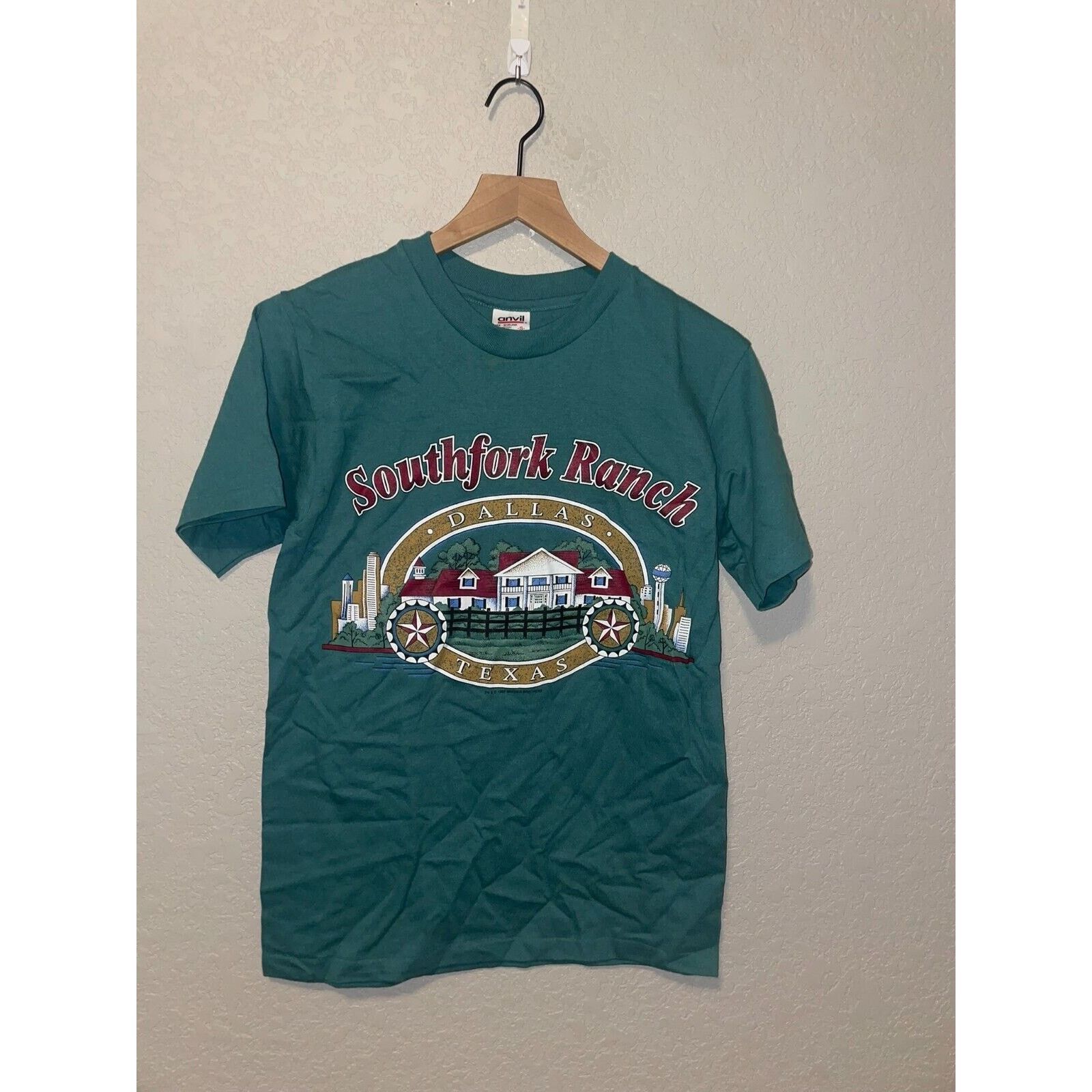 Anvil Vintage Southfork Ranch Shirt Dallas Texas Green Tee VTG 90s Size US S / EU 44-46 / 1 - 1 Thumbnail
