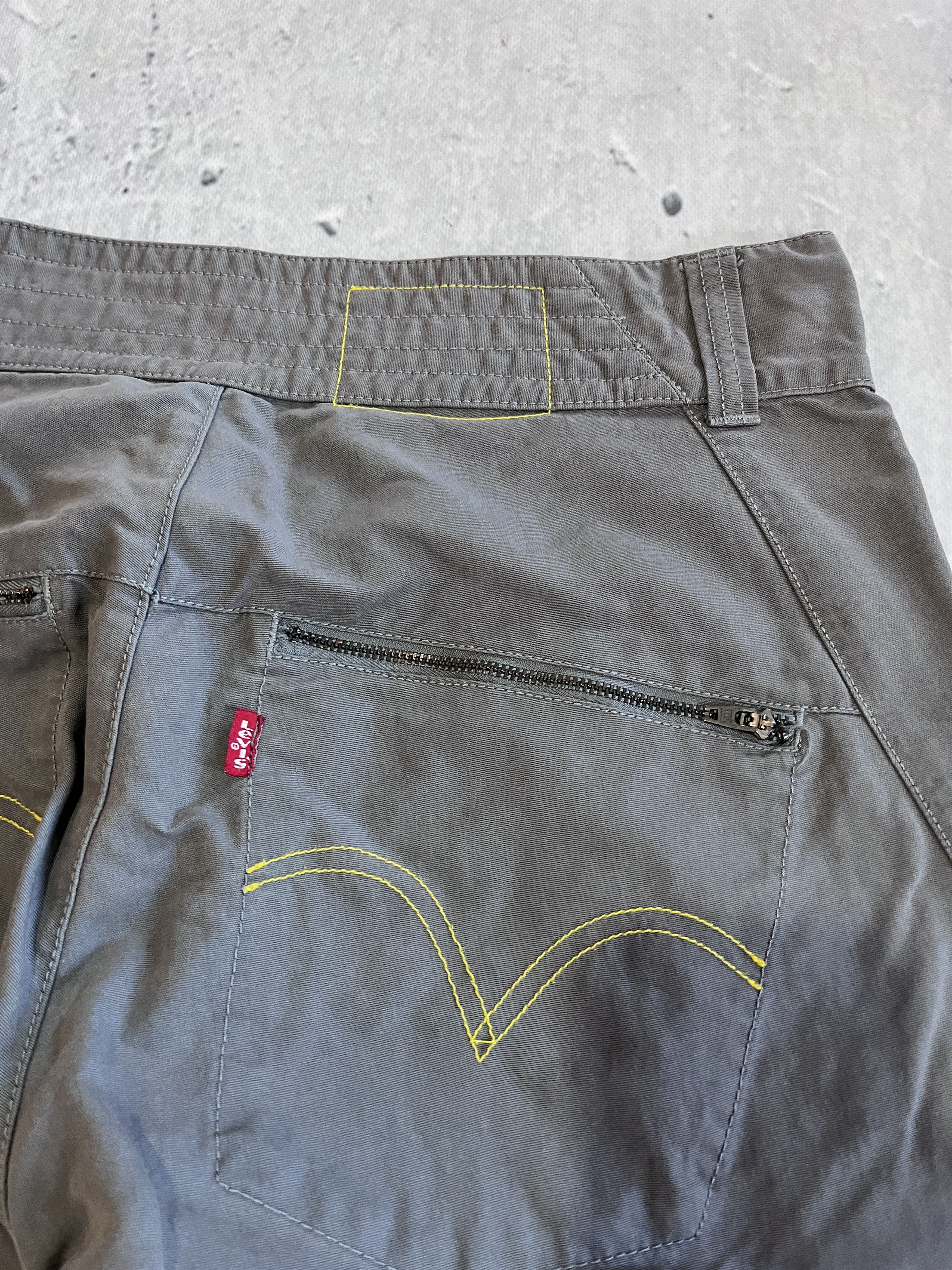 Levi's LEVIS ENGINEERED JEANS 2004 TWISTED LEG VINTAGE BAGGY PANTS Size US 32 / EU 48 - 8 Thumbnail
