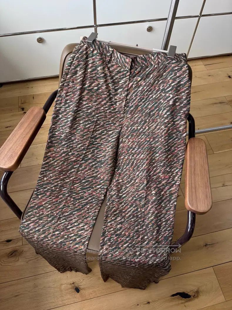 Loro Piana Loro Piana 100% mulberry silk, printed pants Size 26" / US 2 / IT 38 - 6 Thumbnail