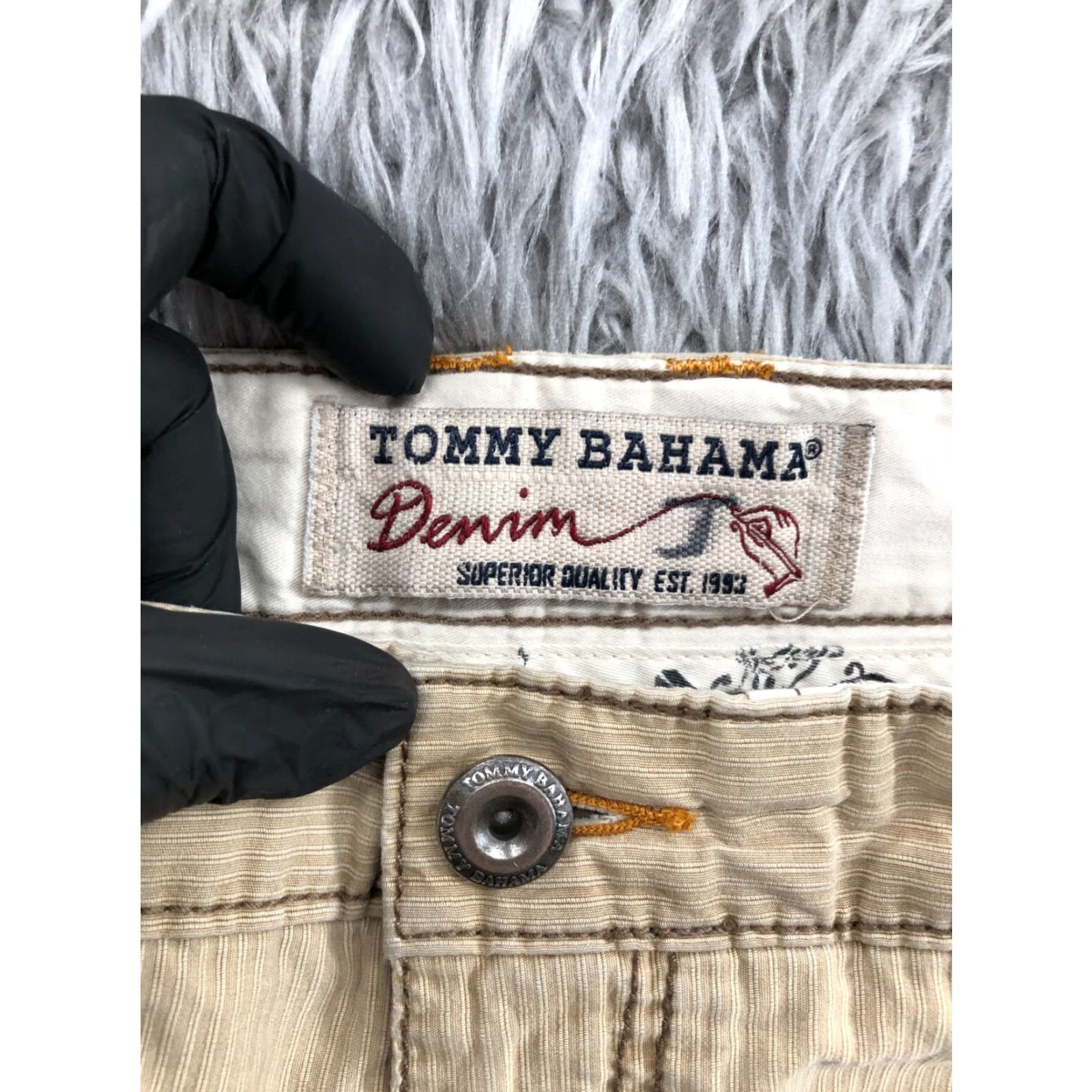 Tommy Bahama Tommy Bahama Chino Shorts Mens Size 36 Mid Rise Beige Medium Wash Size US 36 / EU 52 - 6 Thumbnail
