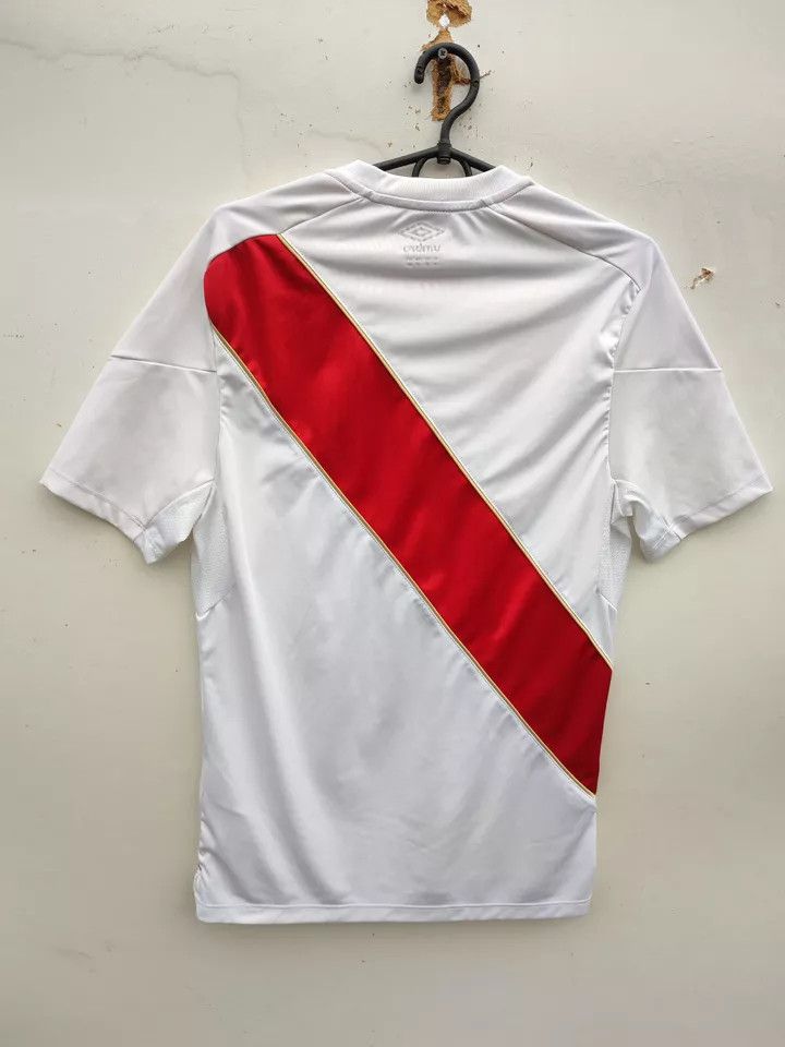 Umbro PERU 2018 UMBRO HOME FOOTBALL Kit SHIRT SOCCER JERSEY Size US S / EU 44-46 / 1 - 10 Thumbnail