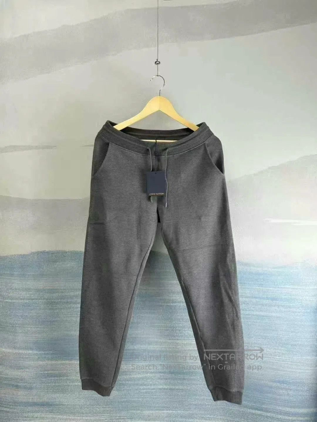 Louis Vuitton Louis Vuitton Grey Sweatpants Size S. Size US 26 / EU 42 - 1 Thumbnail