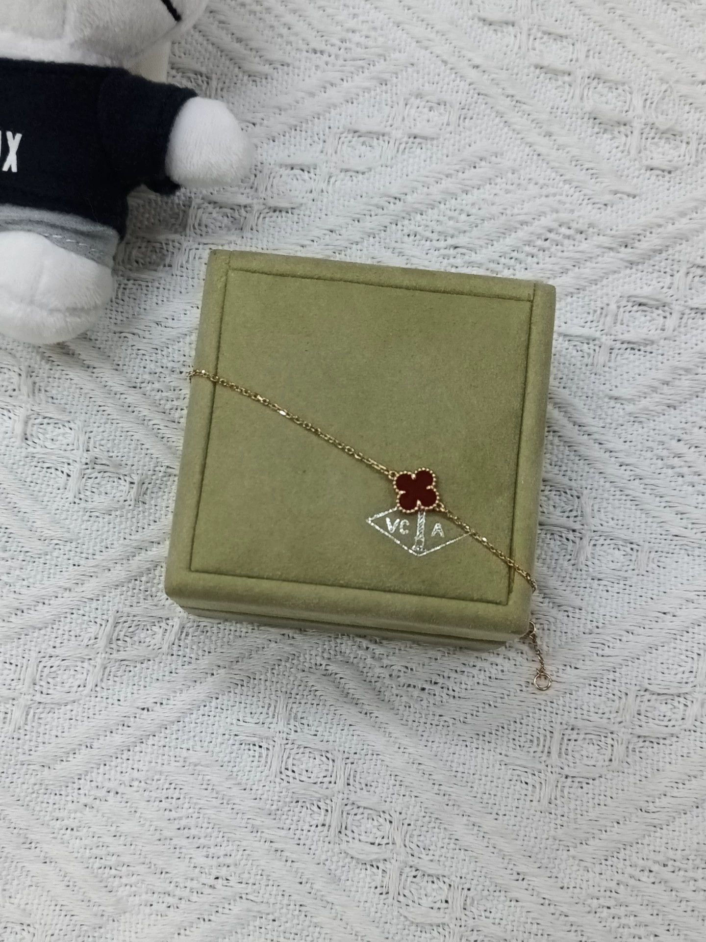 Van Cleef & Arpels VCA Ruby Single Flower Bracelet 2023 w/ Box Size ONE SIZE - 3 Thumbnail