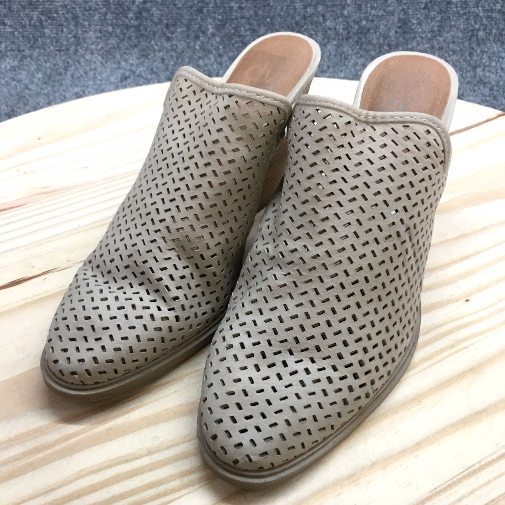 Dolce Vita DV Dolce Vita Kenli Heels Sandals Womens 7 Beige Perforated Mule Slip On Casual Size US 7 / IT 37 - 4 Thumbnail