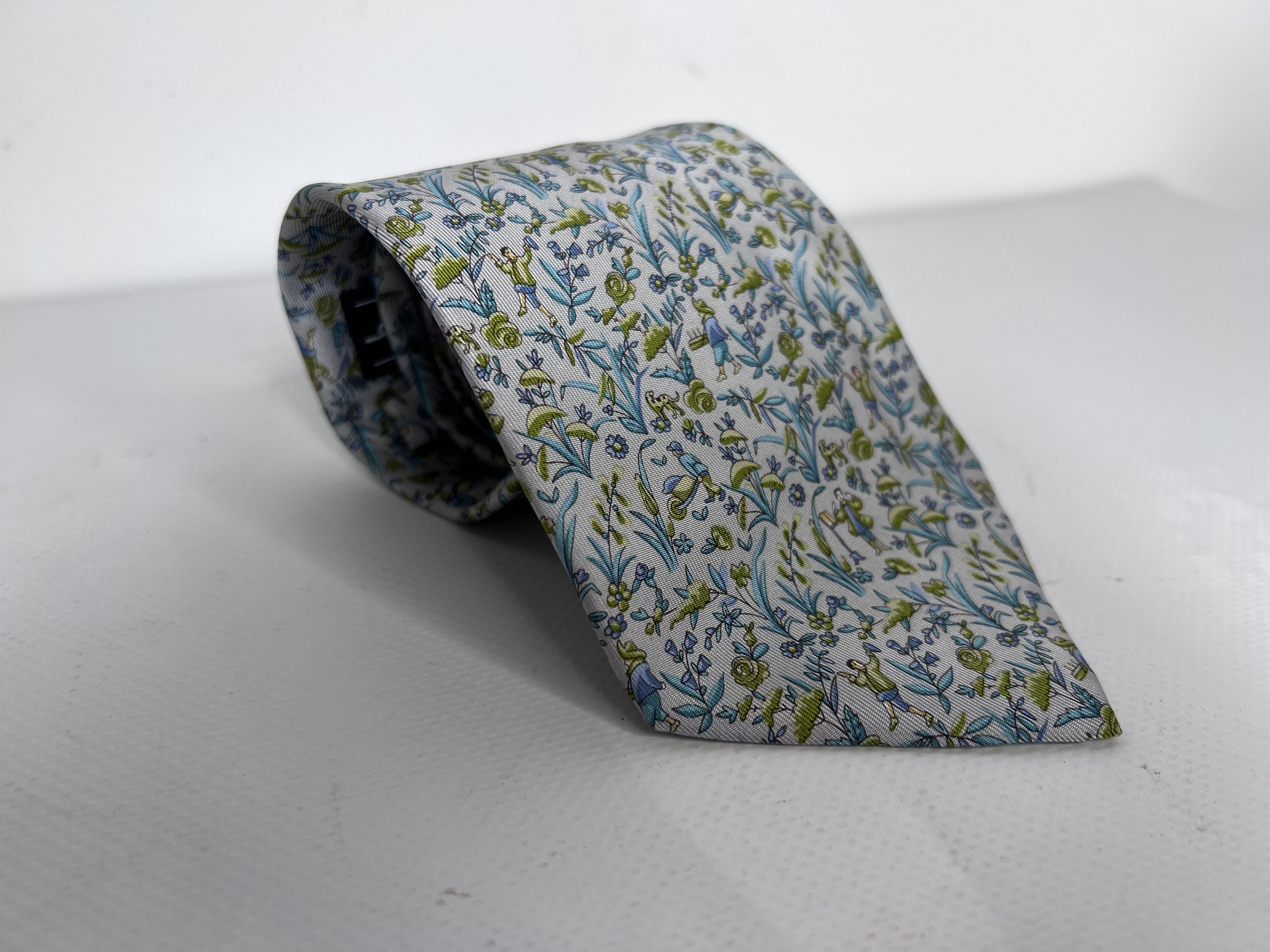 Salvatore Ferragamo SALVATORE FERRAGAMO SILK NECK TIE ITALY LUXURY FLORAL Size ONE SIZE - 1 Thumbnail