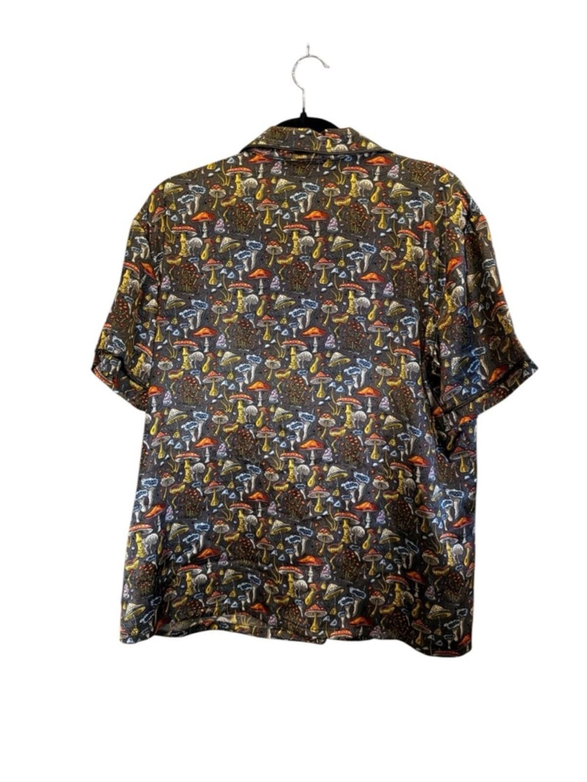 Other EARTHBOUND Men's Campy Mushroom Button-Down Shirt sz L Size US L / EU 52-54 / 3 - 4 Thumbnail