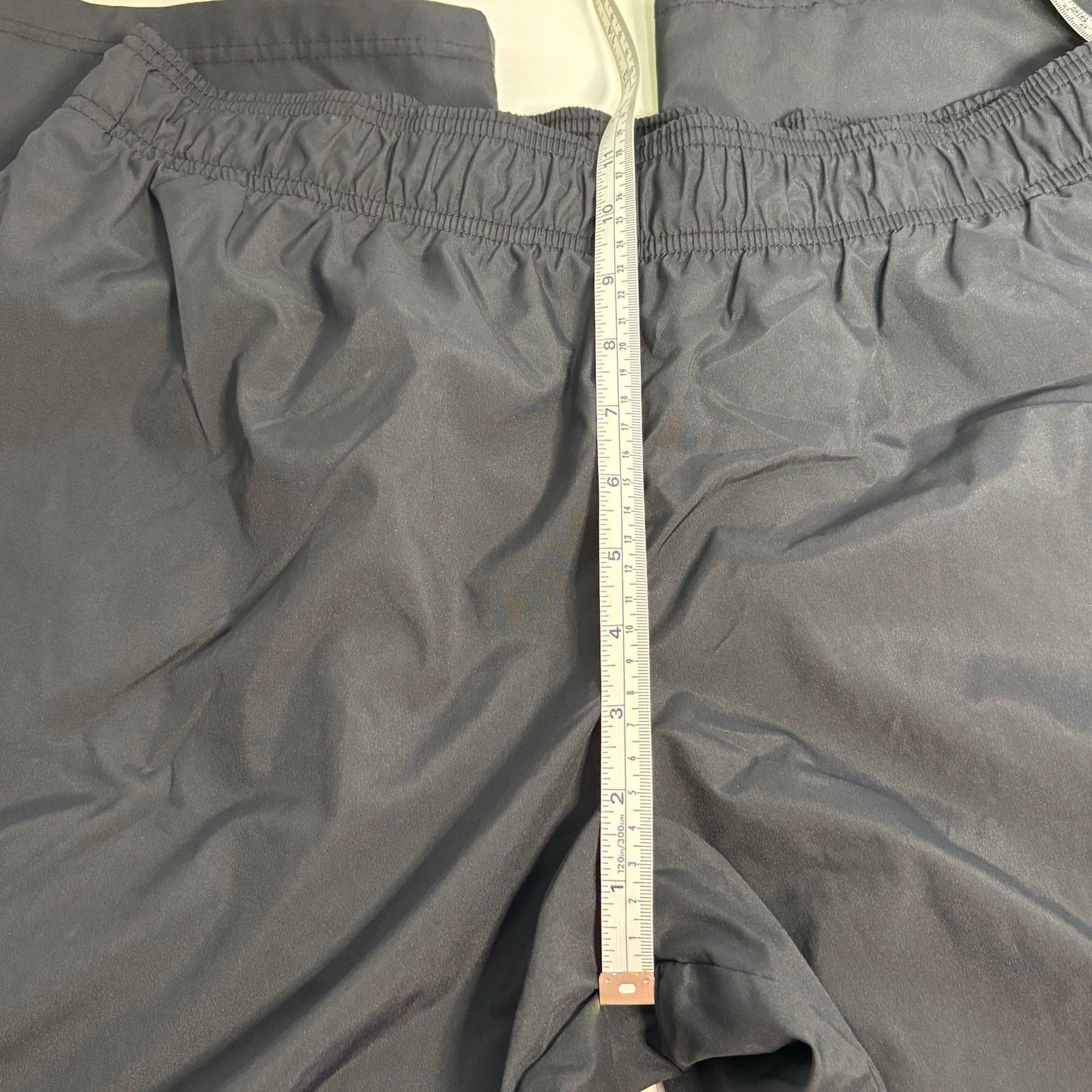 Champion Champion Black Track Pants L Burgundy Piping Zip Ankle Lined Size 32" / US 10 / IT 46 - 4 Thumbnail