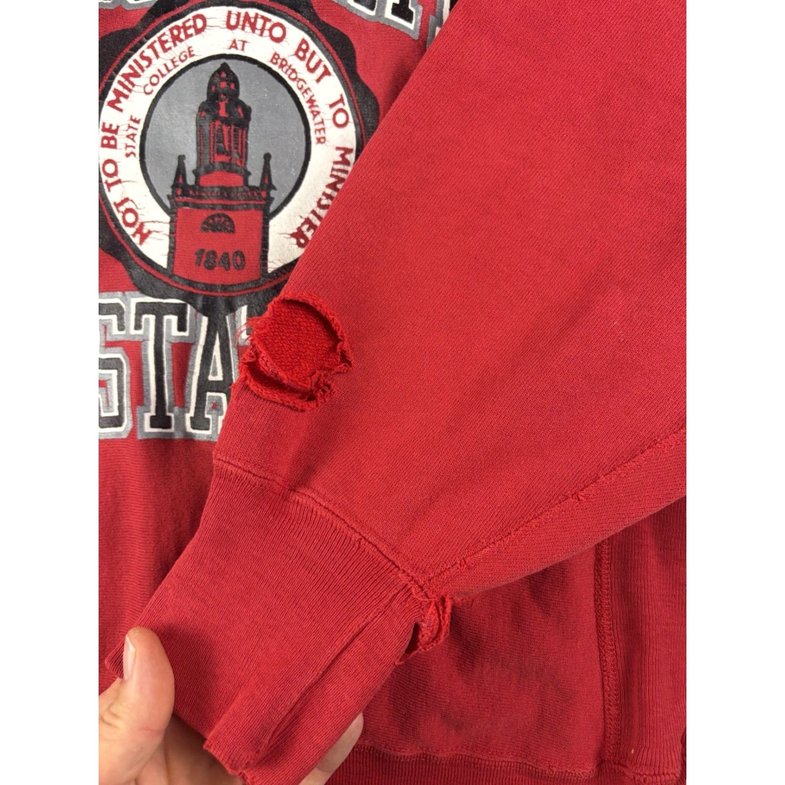 Champion VINTAGE Champion Reverse Weave Sweatshirt Men L Red University Bridgewater 80s Football Logo Pullover Sweatshirt Size US L / EU 52-54 / 3 - 3 Thumbnail